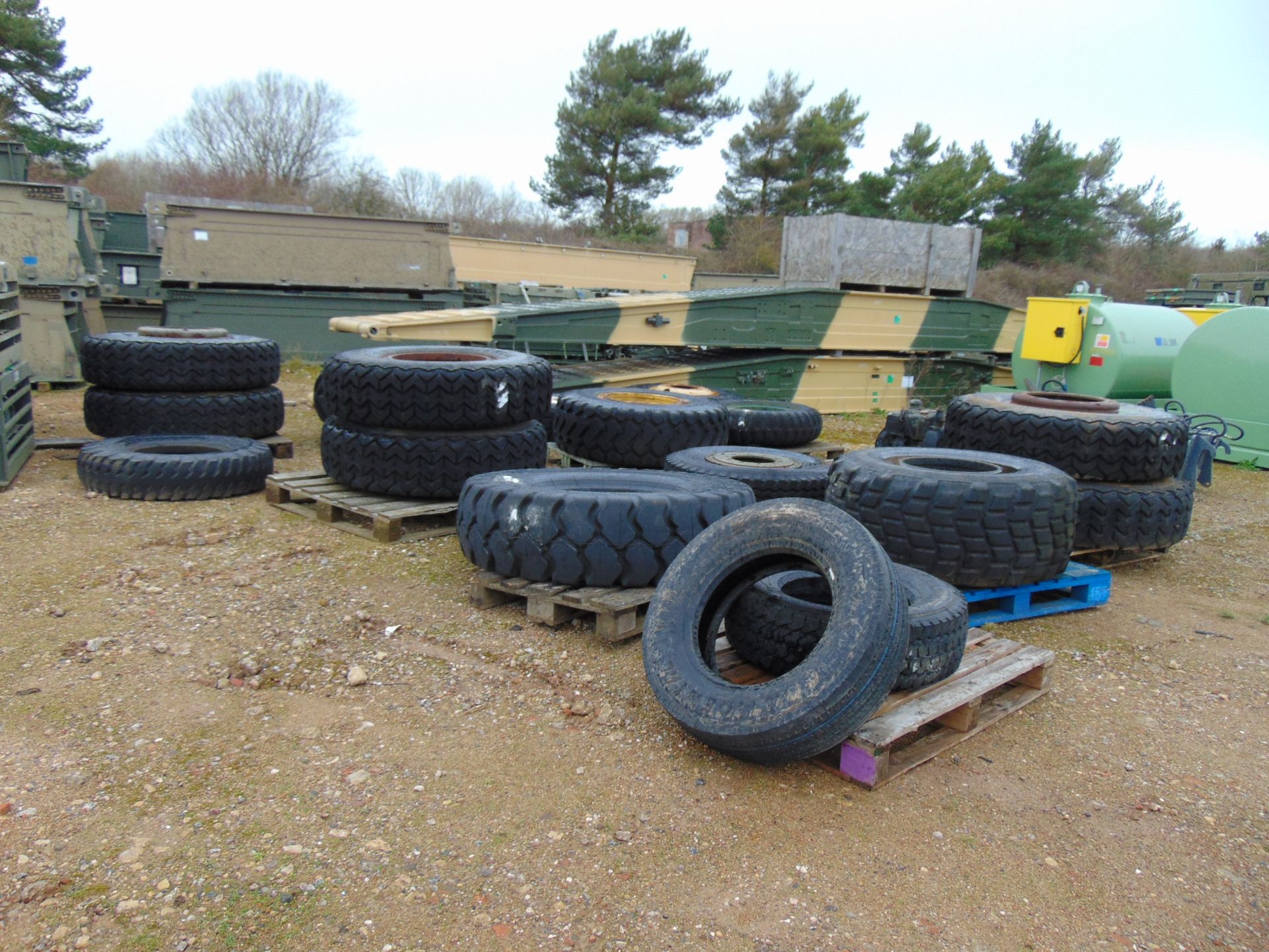 18 x Various Tyres and Spare Wheels Inc Michelin, Continental, Goodyear etc - Image 20 of 20