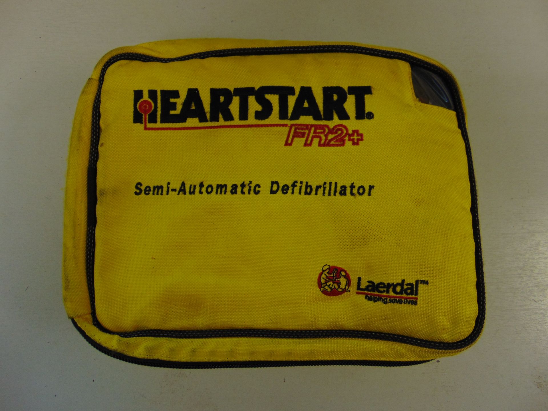 Heartstart FR2+ Semi-Automatic Defibrillator Unit in Carry Case - Bild 2 aus 5