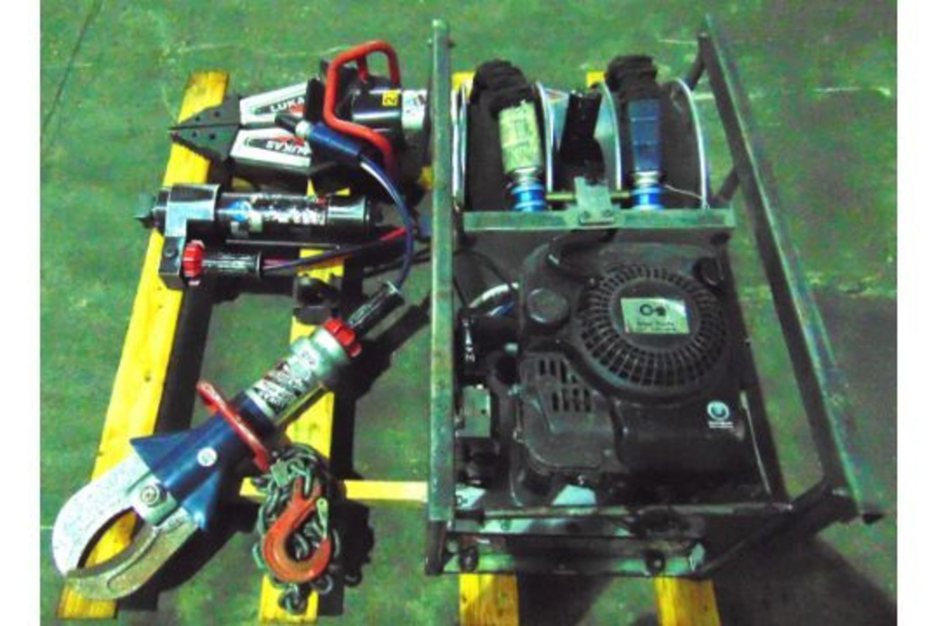 Lukas Jaws of Life Rescue Kit c/w Briggs and Stratton Hydro Power Pack - Image 4 of 9