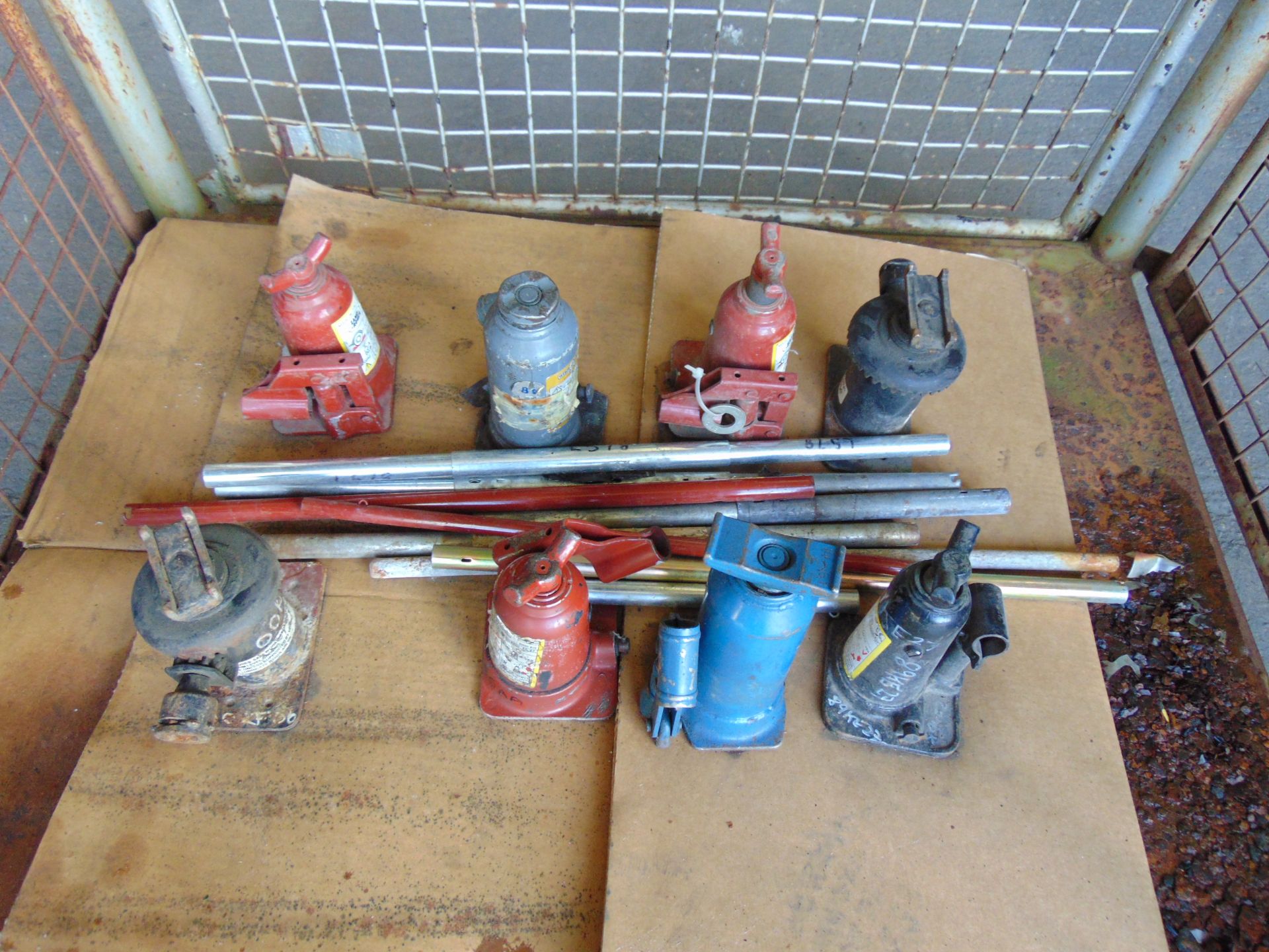 8 x 6 Ton & 3 Ton Hydraulic Jacks and Handles