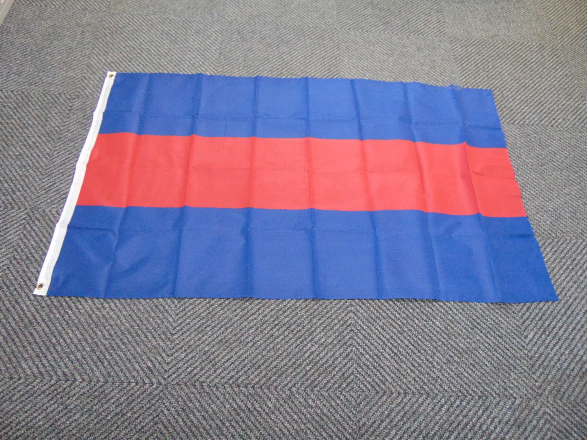 Household Division Flag - 5ft x 3ft with Metal Eyelets. - Image 2 of 4