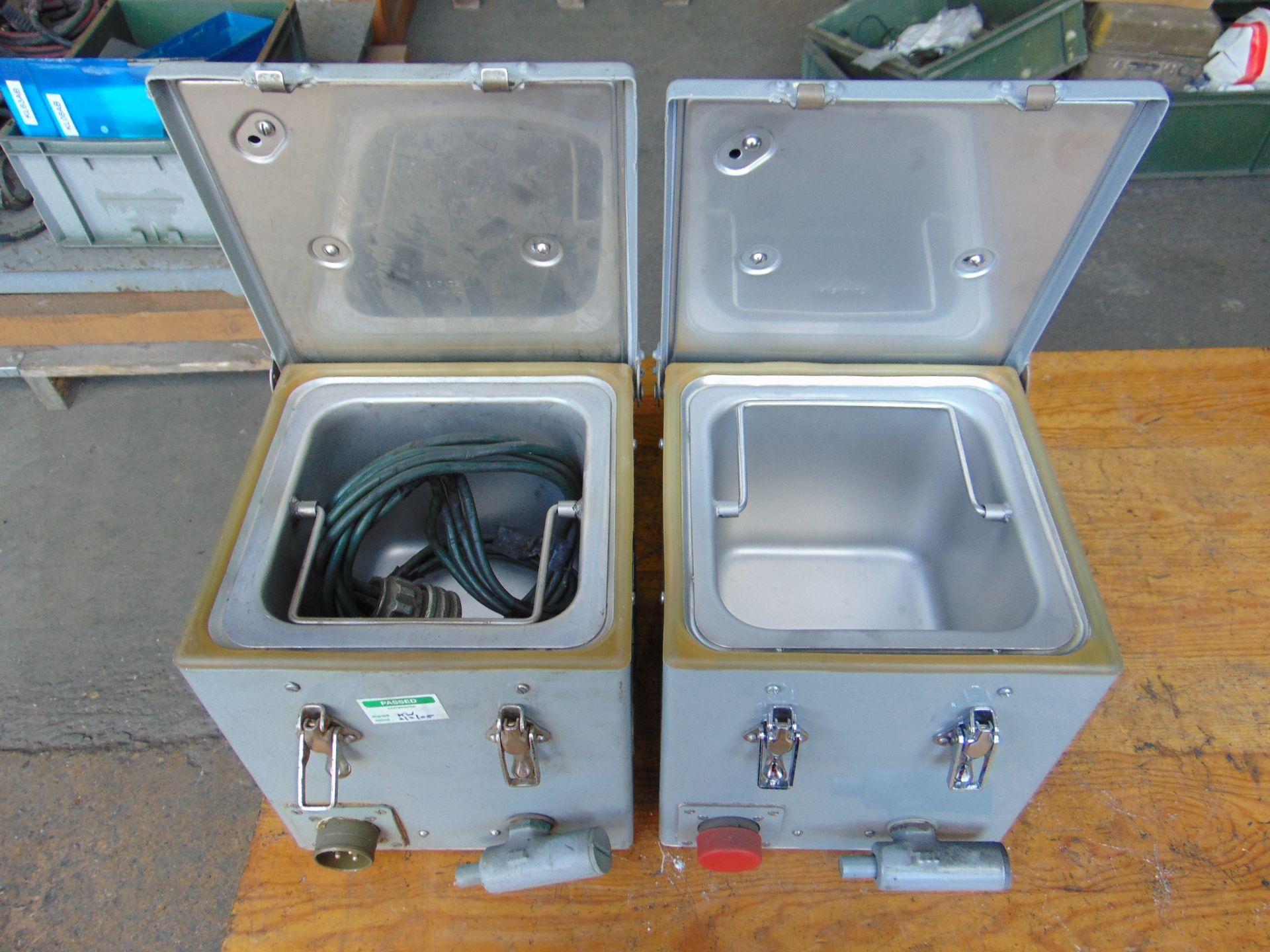 2 x British Army Electric Cooking Vessel No.1 Mk2 - Image 3 of 4