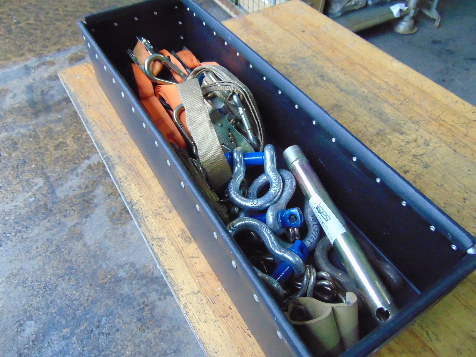 1 x Box of Ratchet Straps and D Shackles - Image 5 of 5