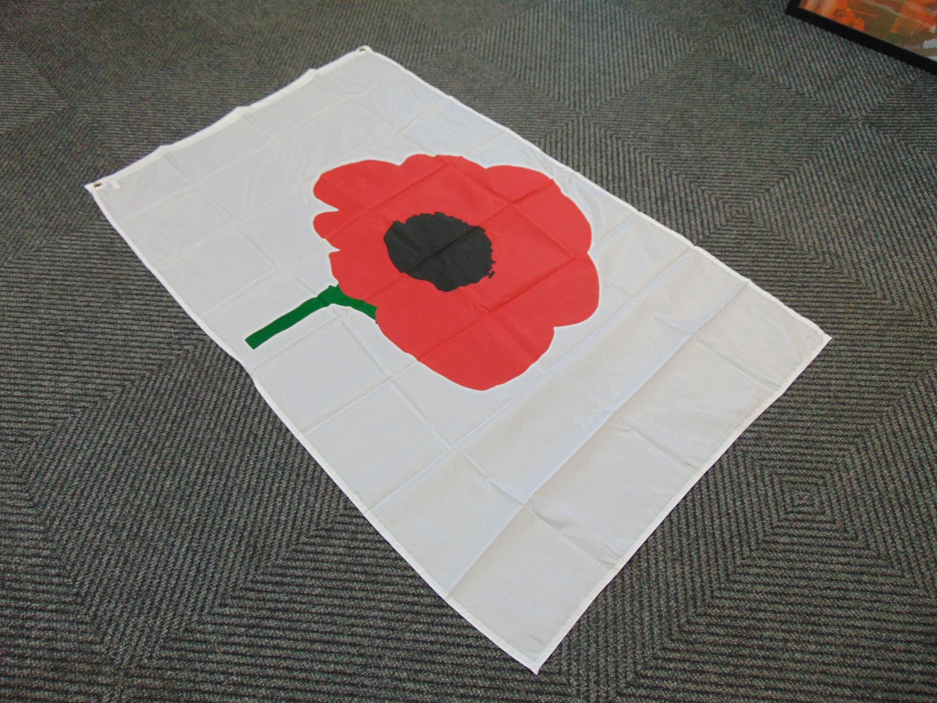 Poppy Flag - 5ft x 3ft with Metal Eyelets. - Image 3 of 4