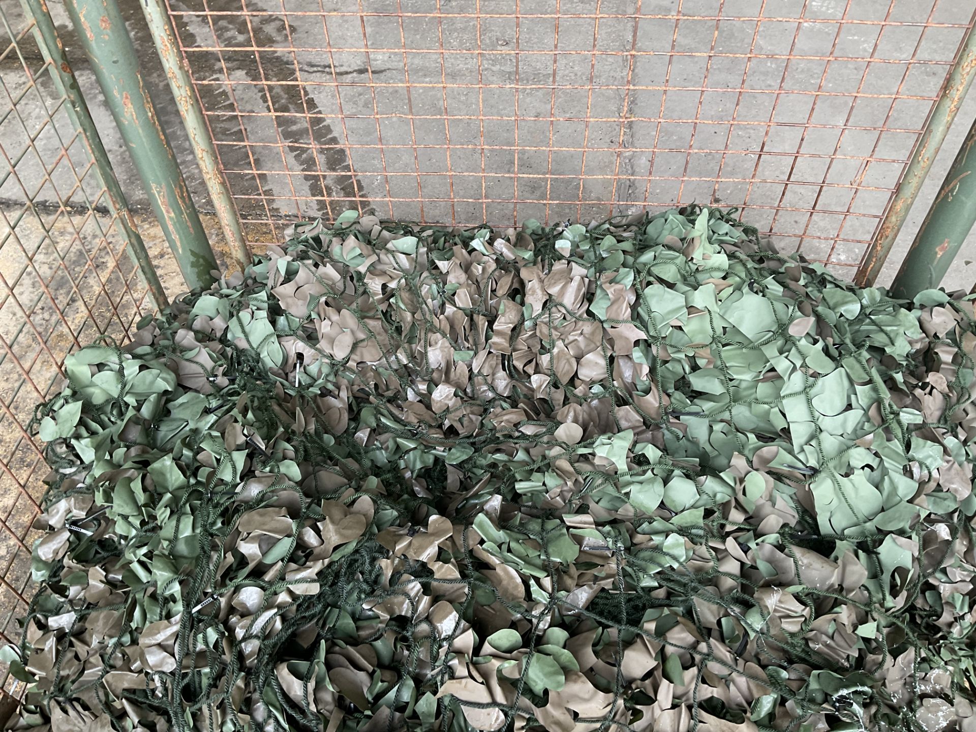 1X STILLAGE OF WOODLAND CAMOFLAGE NETTING - Image 2 of 4