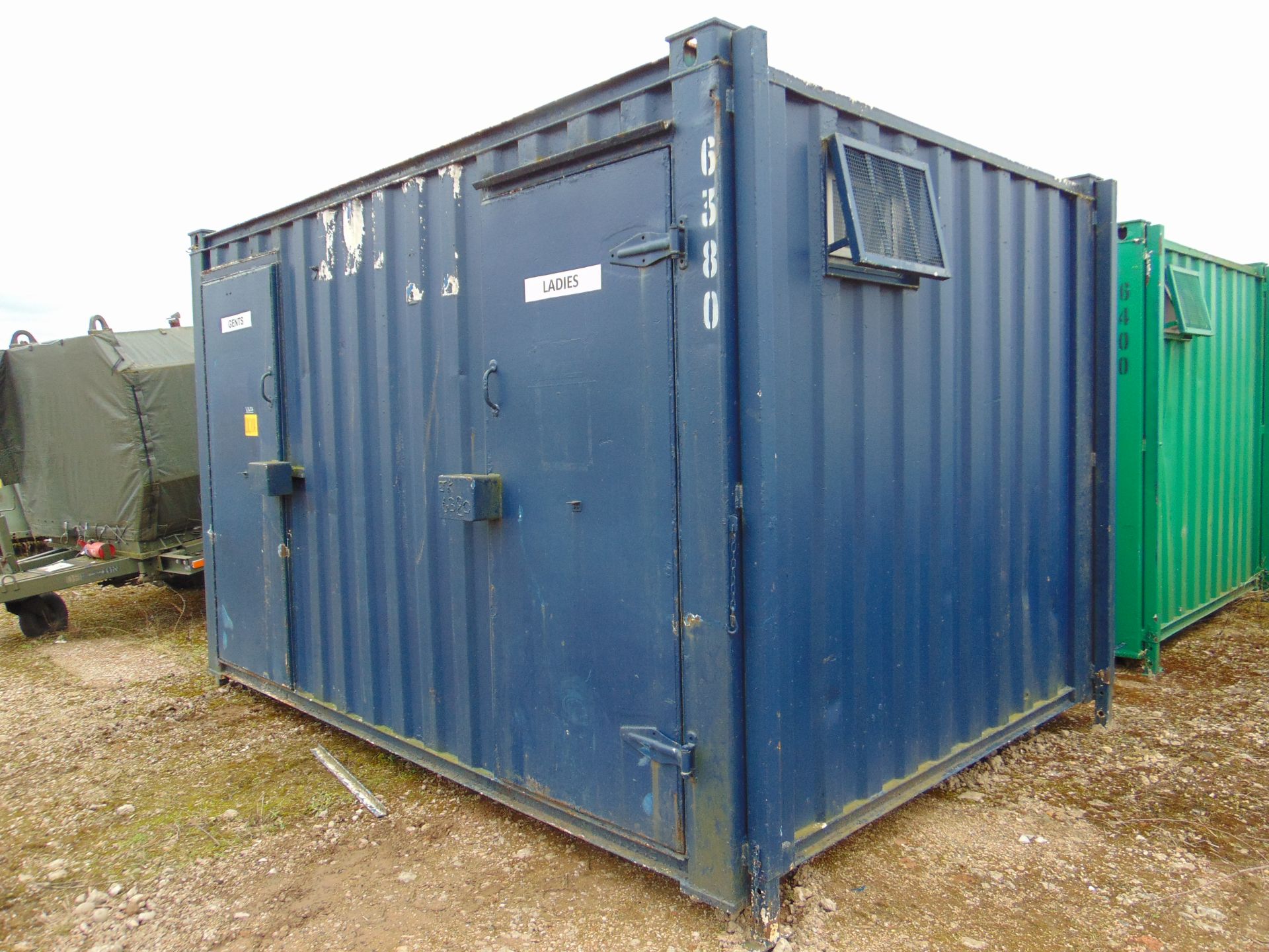 Male / Female Dual Compartment Toilet Block - Bild 8 aus 24