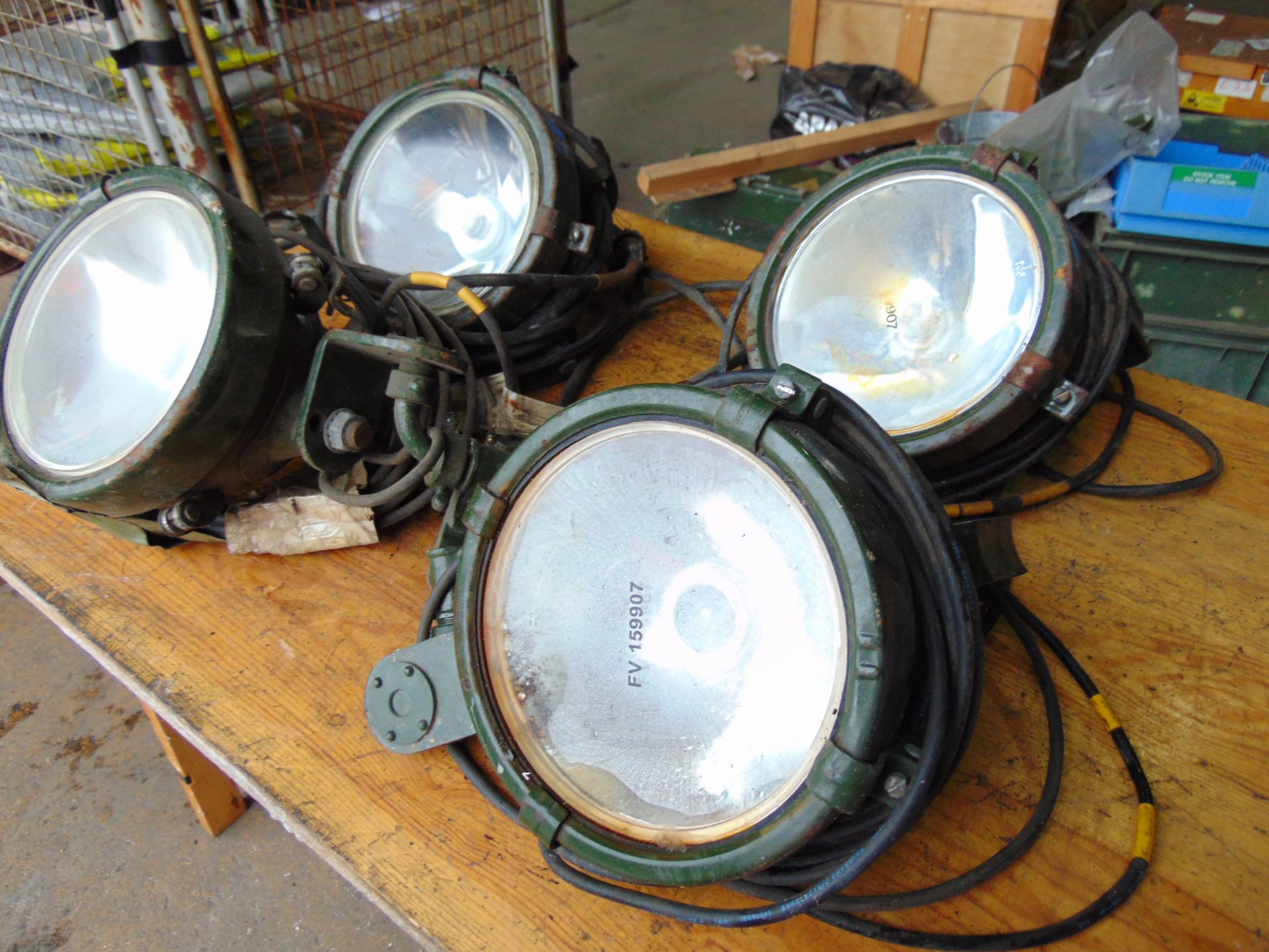 4 x FV159907 Vehicle Spot Lamp c/w Bracket and Leads - Image 3 of 4