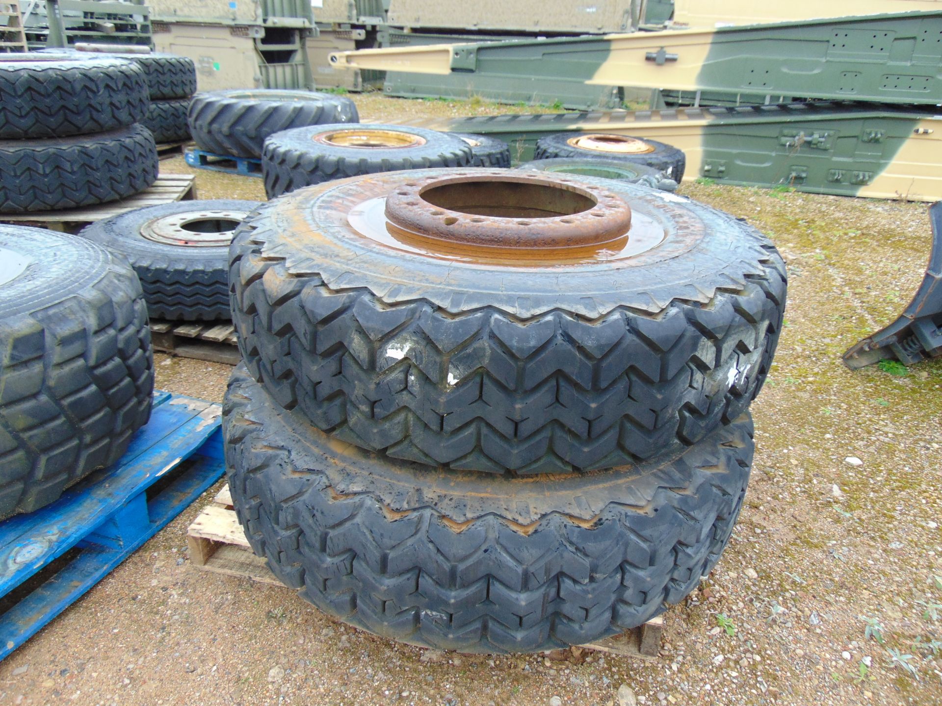 18 x Various Tyres and Spare Wheels Inc Michelin, Continental, Goodyear etc - Image 3 of 20