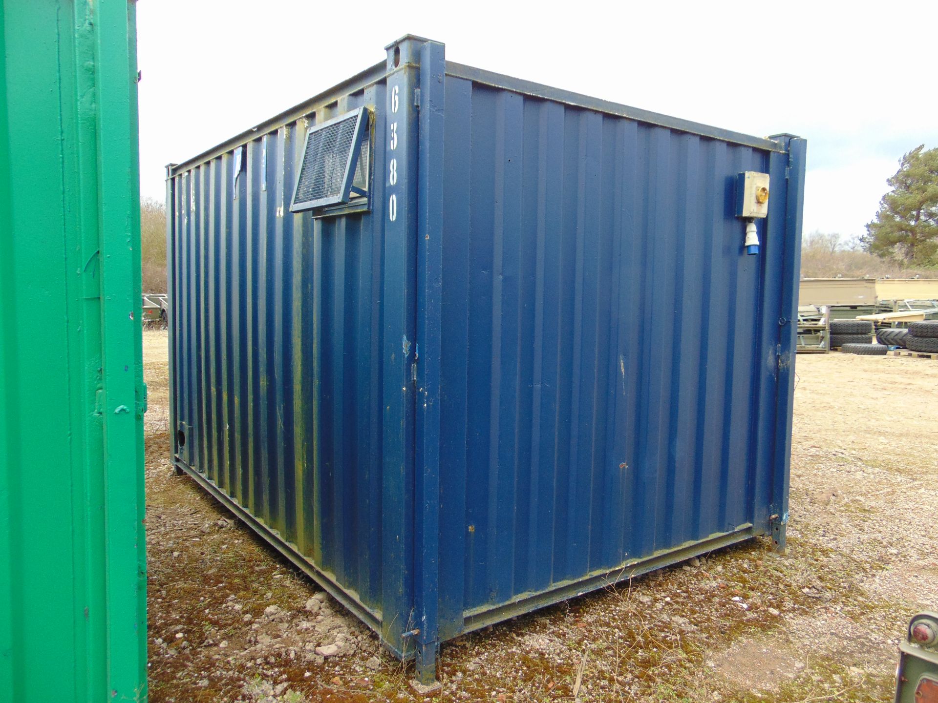 Male / Female Dual Compartment Toilet Block - Bild 4 aus 24