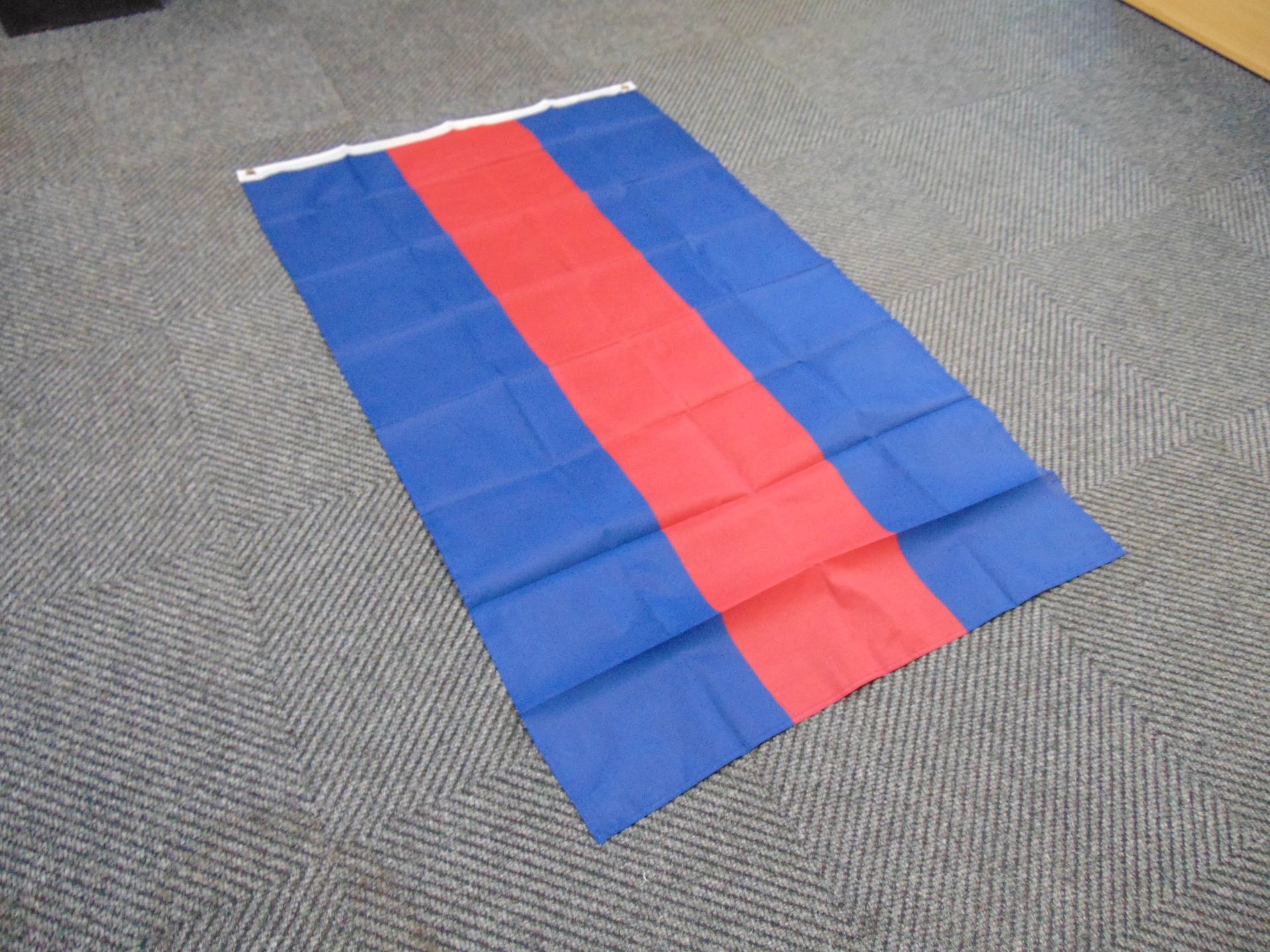 Household Division Flag - 5ft x 3ft with Metal Eyelets. - Image 3 of 4