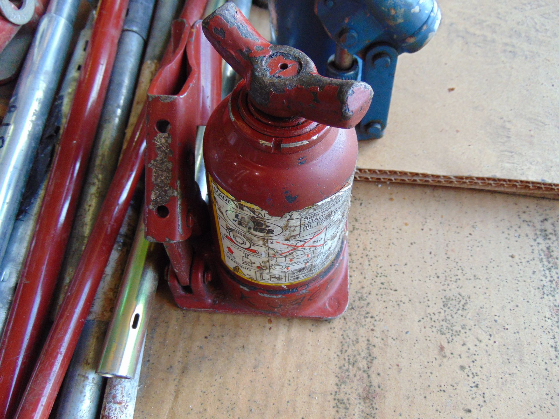 8 x 6 Ton & 3 Ton Hydraulic Jacks and Handles - Image 4 of 6