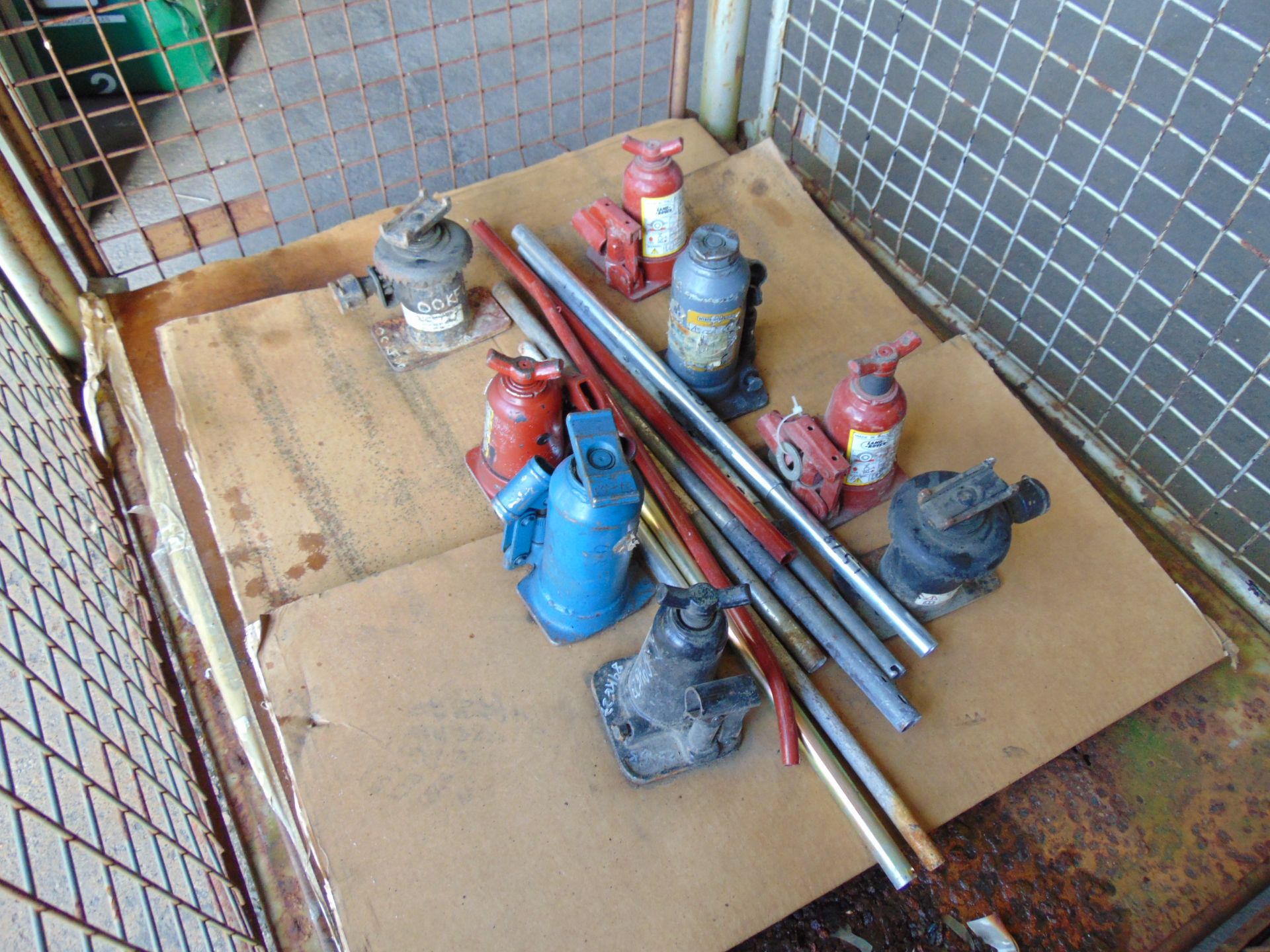 8 x 6 Ton & 3 Ton Hydraulic Jacks and Handles - Image 2 of 6