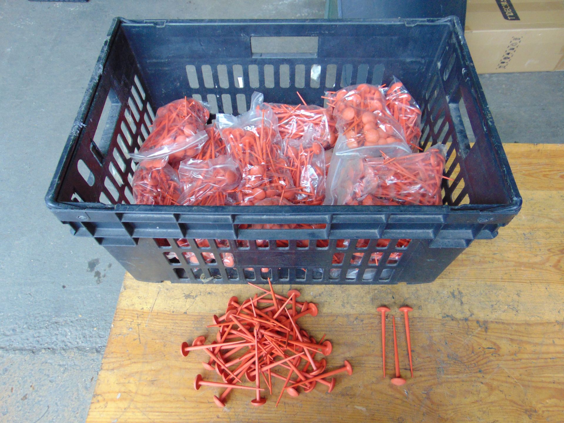 New Unissued Approx. 1000 Red Plastic Ground Marking Spikes - Image 4 of 4