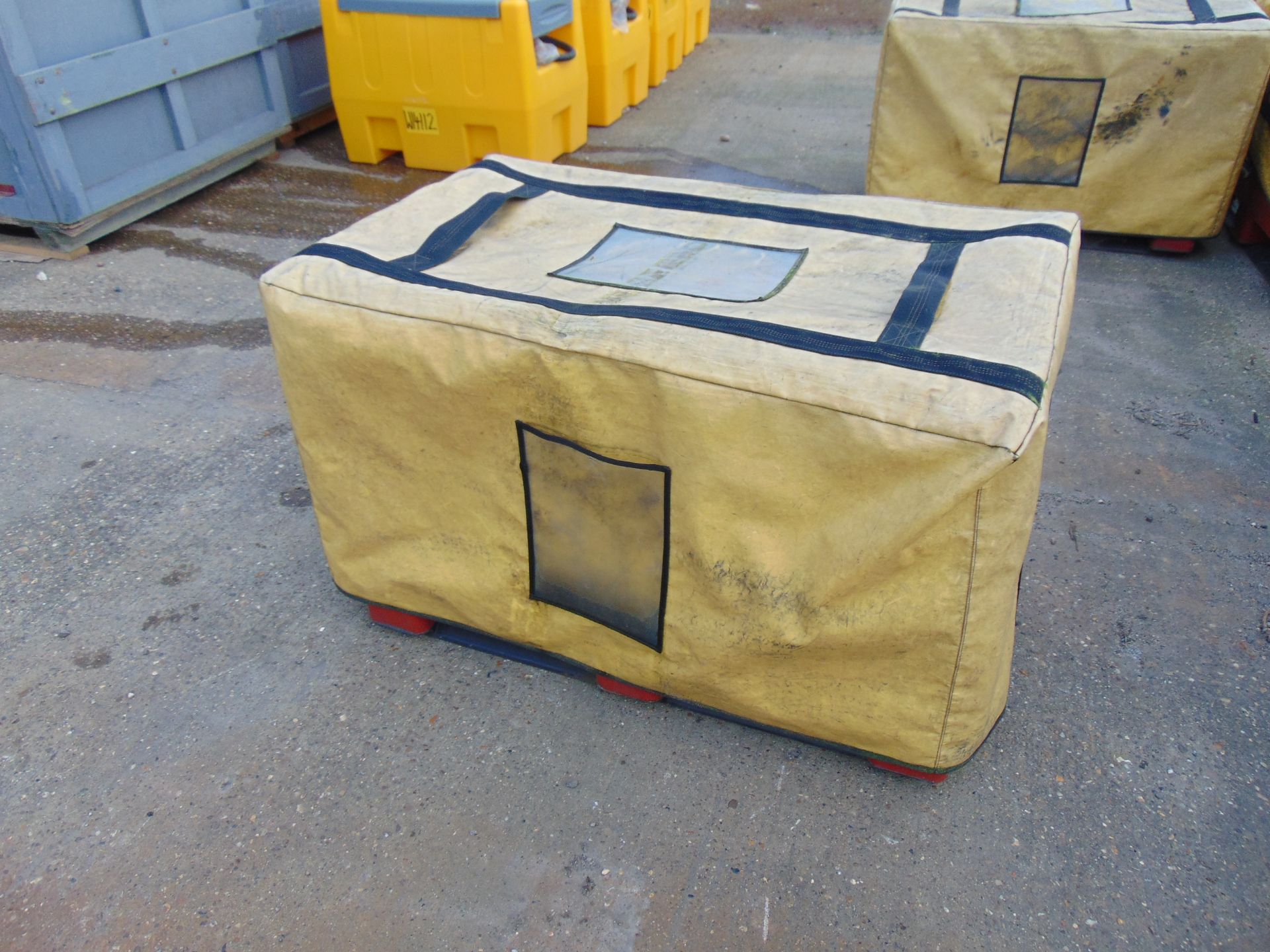 Plastic Storage Pallet Box Container c/w Cover, Size 105cm x 65cm x 70cm - Bild 6 aus 6