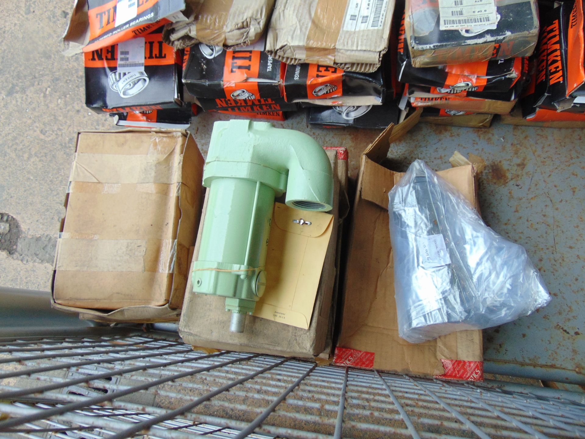 6 x New Unissued 24 Volt Pumps Original Packing - Image 5 of 6