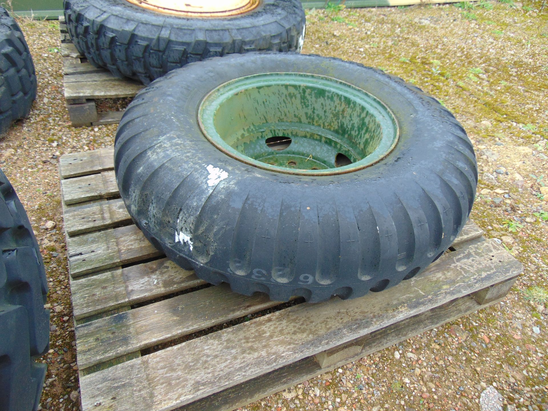 18 x Various Tyres and Spare Wheels Inc Michelin, Continental, Goodyear etc - Image 19 of 20