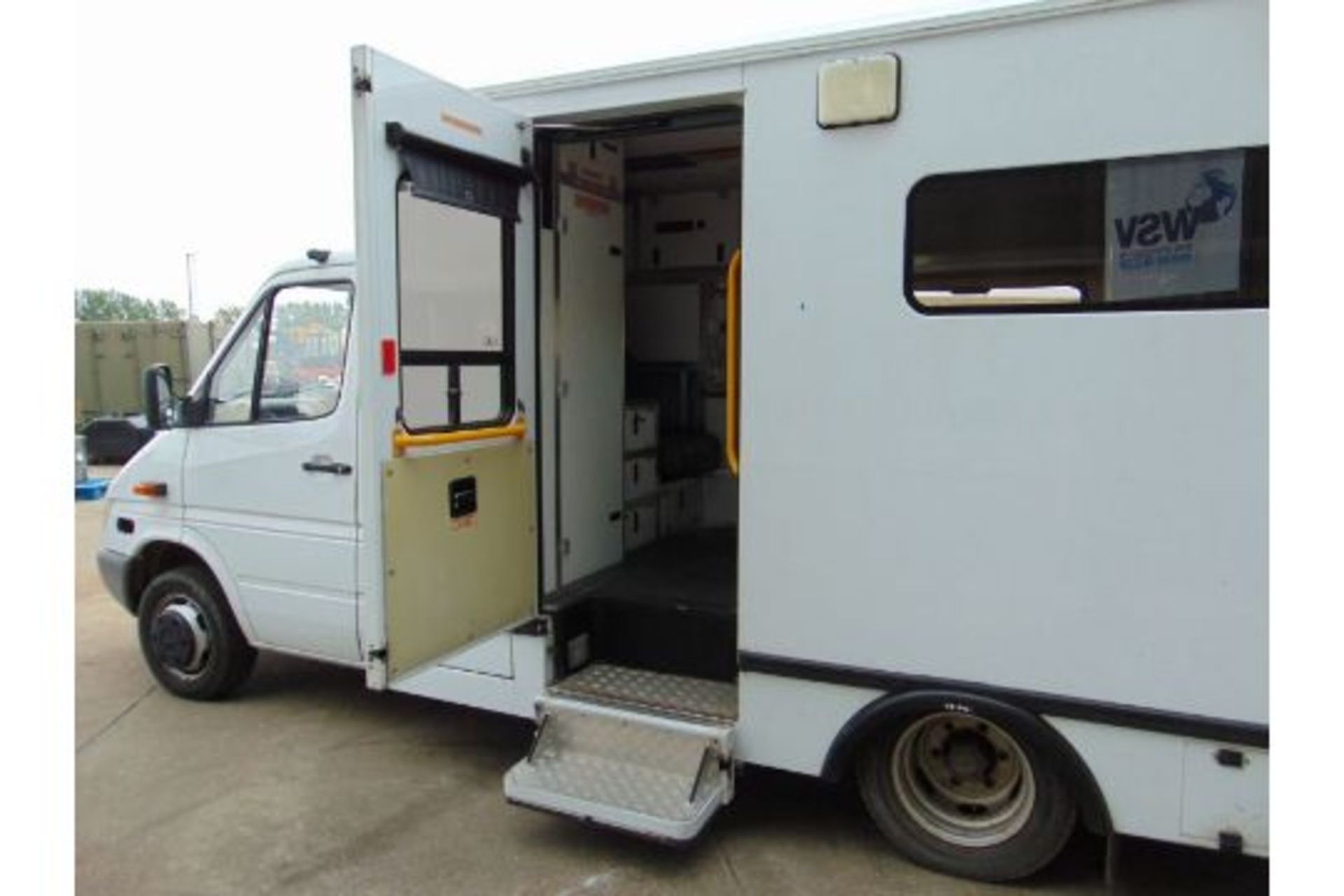 Recent Released by Atomic Weapons Establishment a 2002 Mercedes 418 CDi Ambulance ONLY 32,825 Miles - Image 25 of 34