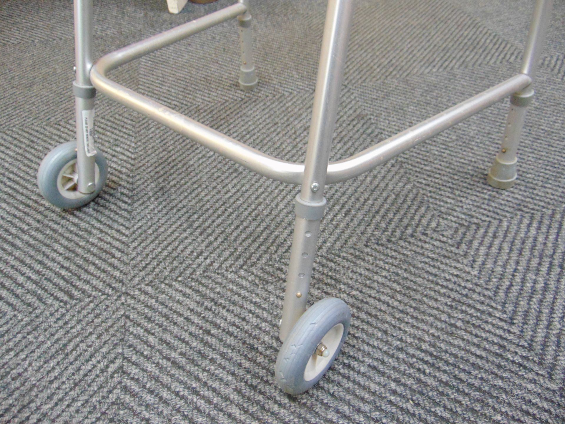 Aluminium Wheeled Walking Frame - Image 5 of 5