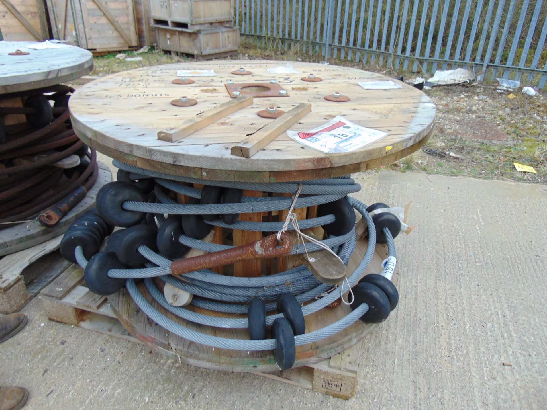 1 x Large Roll of HD Winching Recovery Steel Cable on Drum - Image 2 of 5