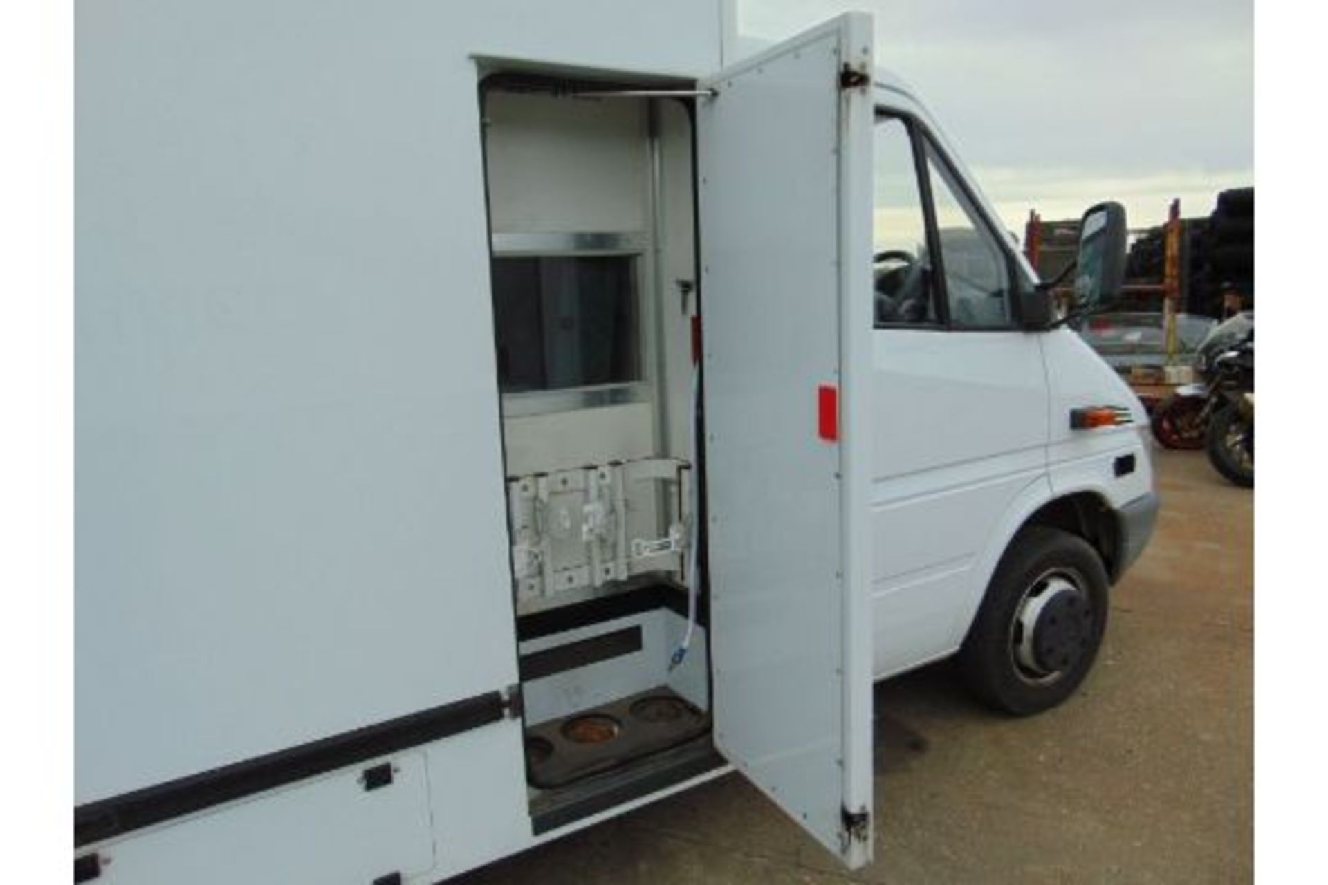 Recent Released by Atomic Weapons Establishment a 2002 Mercedes 418 CDi Ambulance ONLY 32,825 Miles - Image 24 of 34
