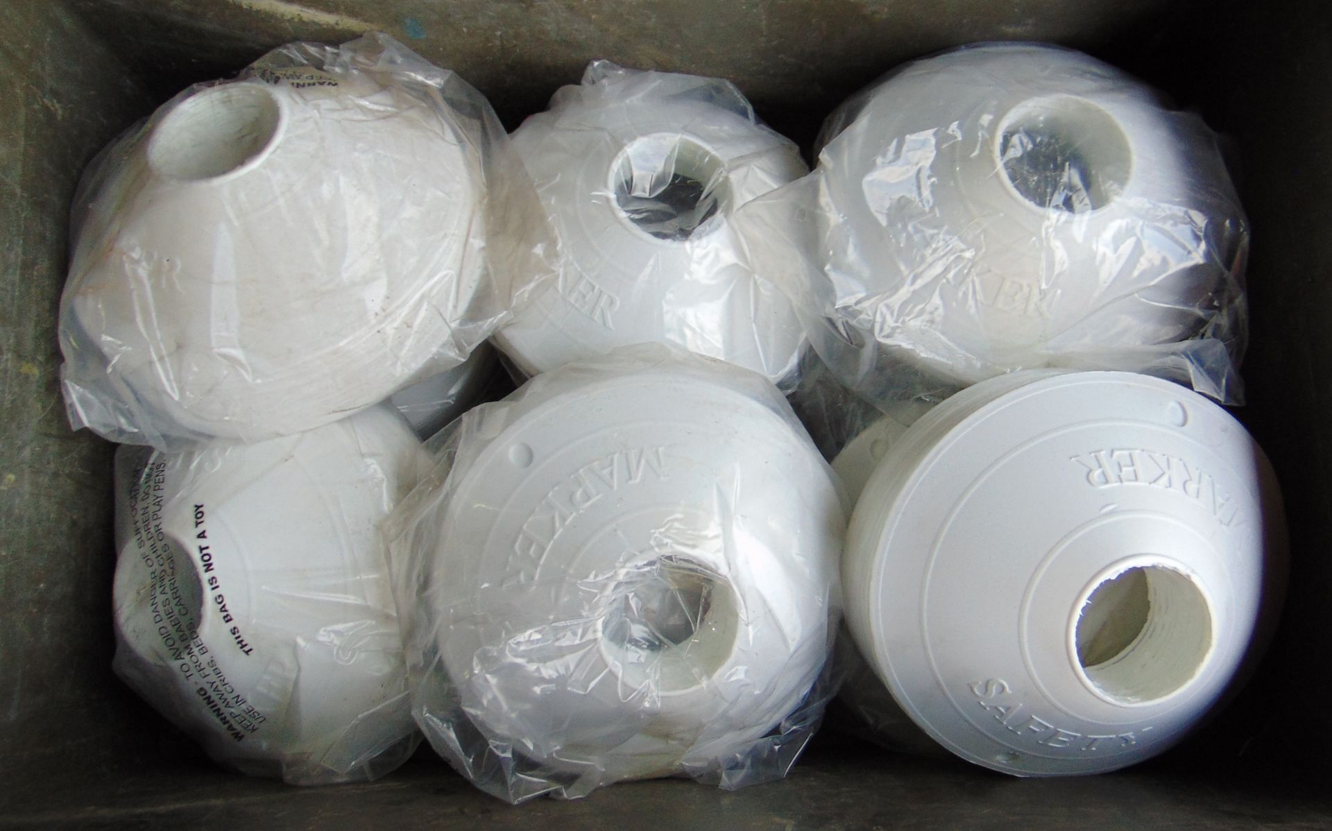 New Unissued Approx. 200 White Plastic Safety Markers - Image 4 of 4