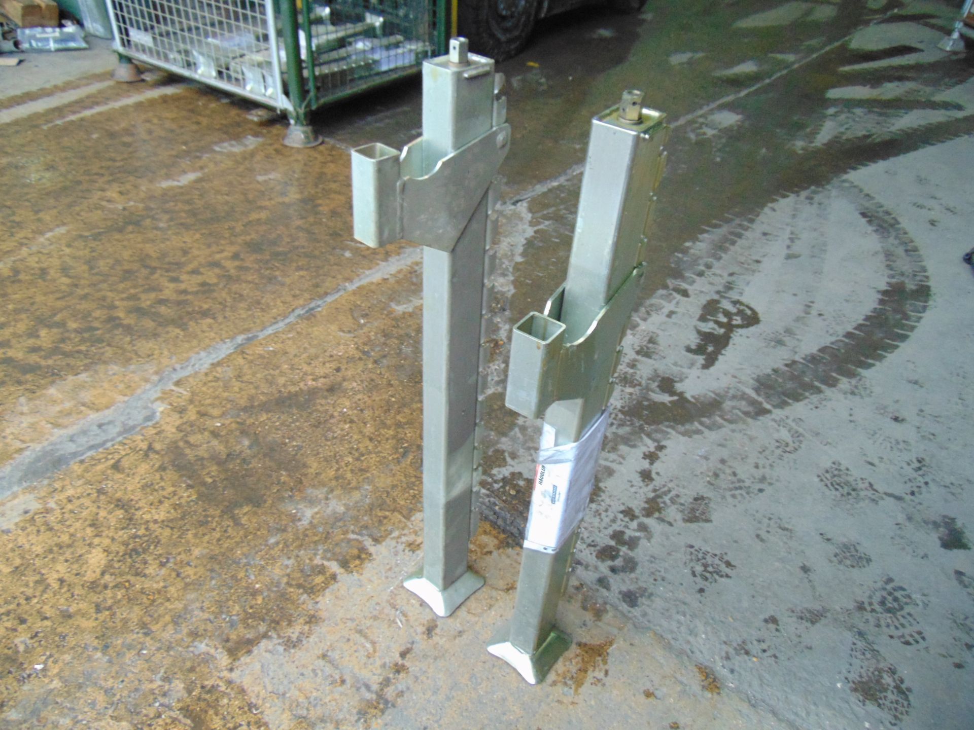 2 x New Unissued 2400kgs High Lift Screw Jacks for 4x4's etc 90cms as shown