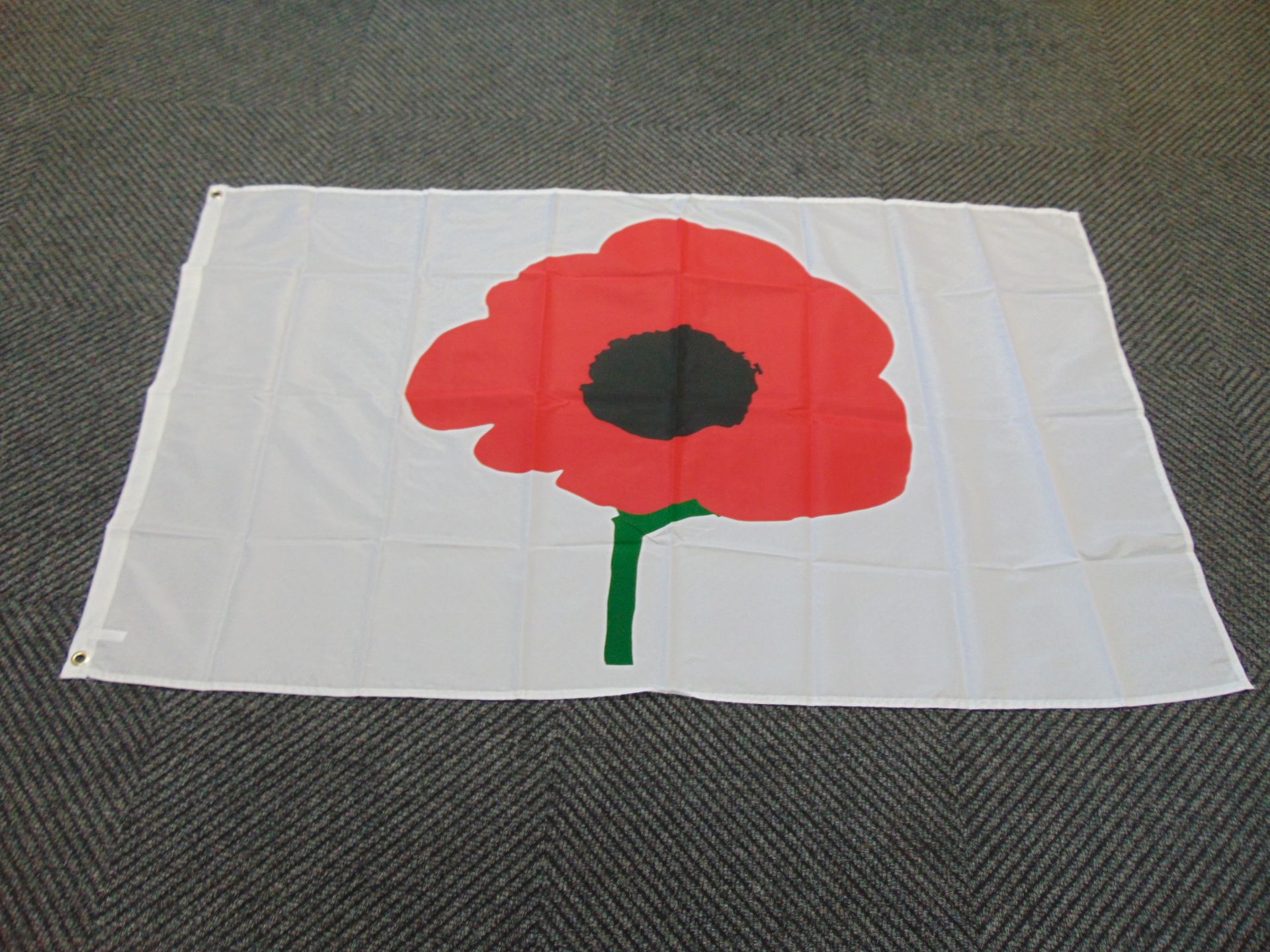 Poppy Flag - 5ft x 3ft with Metal Eyelets.