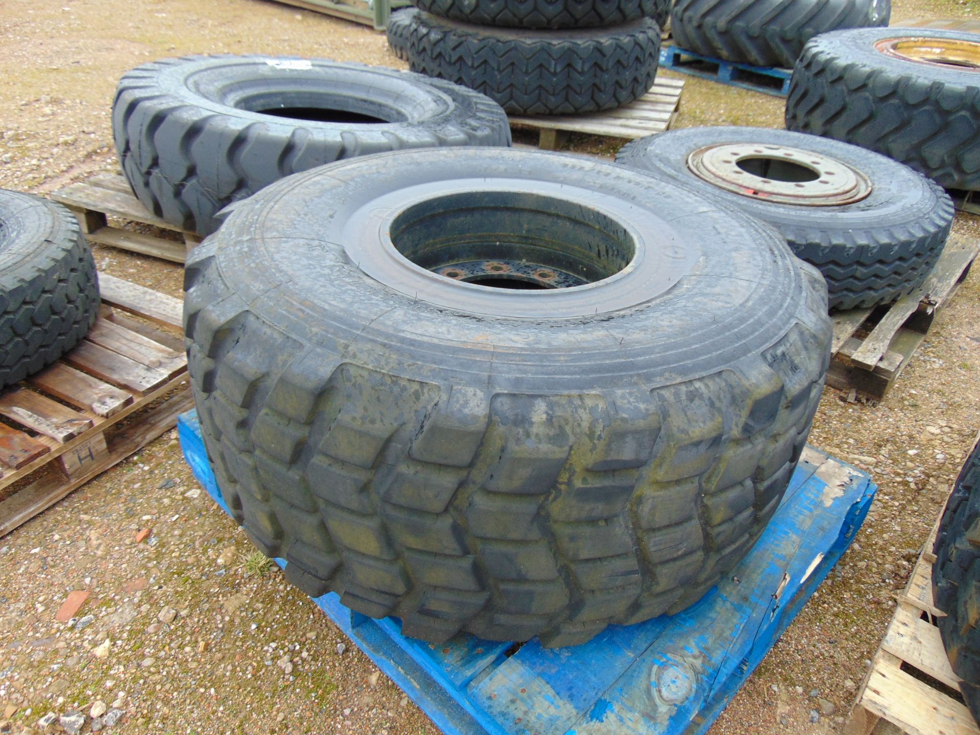 18 x Various Tyres and Spare Wheels Inc Michelin, Continental, Goodyear etc - Image 4 of 20