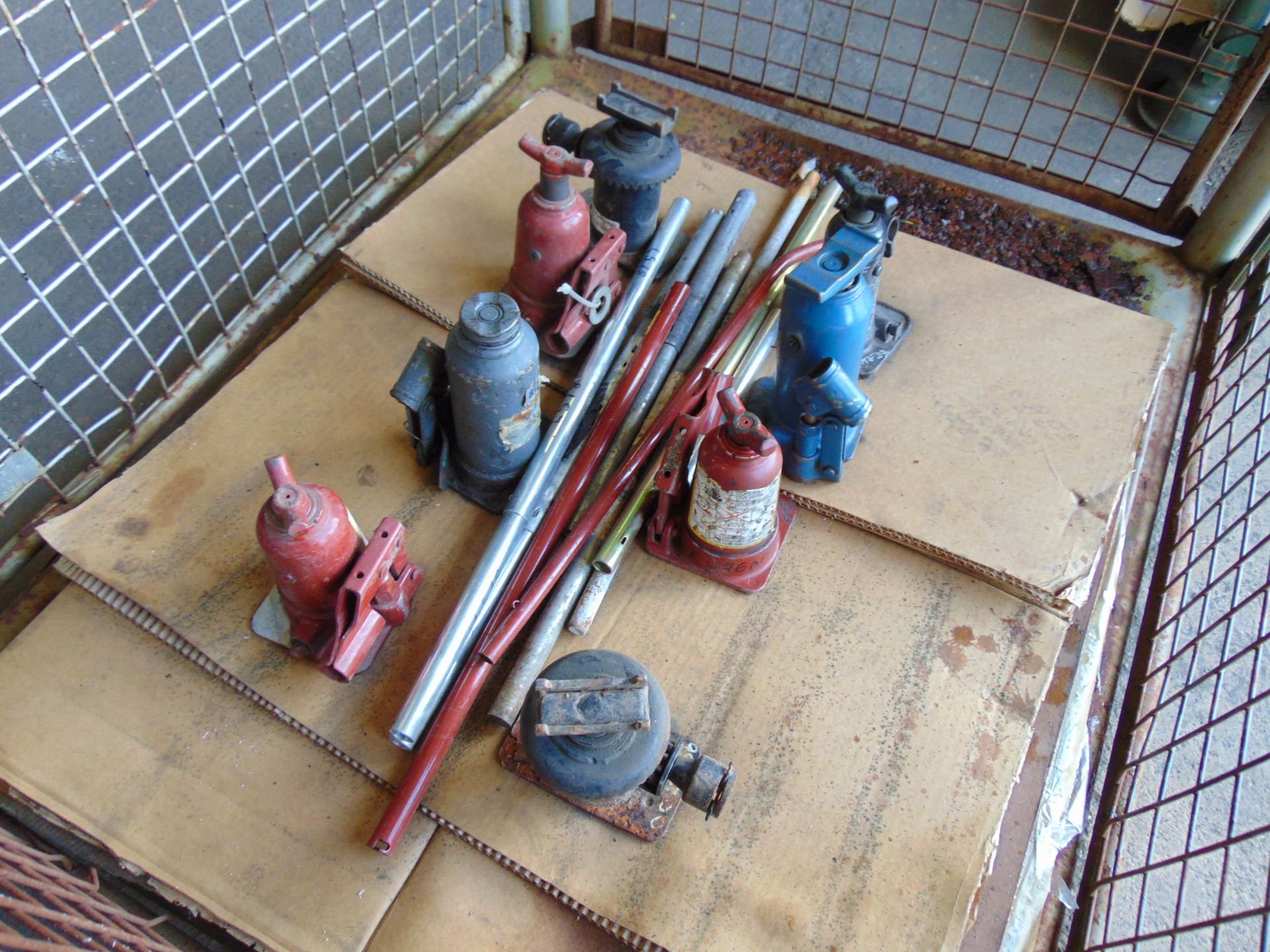 8 x 6 Ton & 3 Ton Hydraulic Jacks and Handles - Image 3 of 6