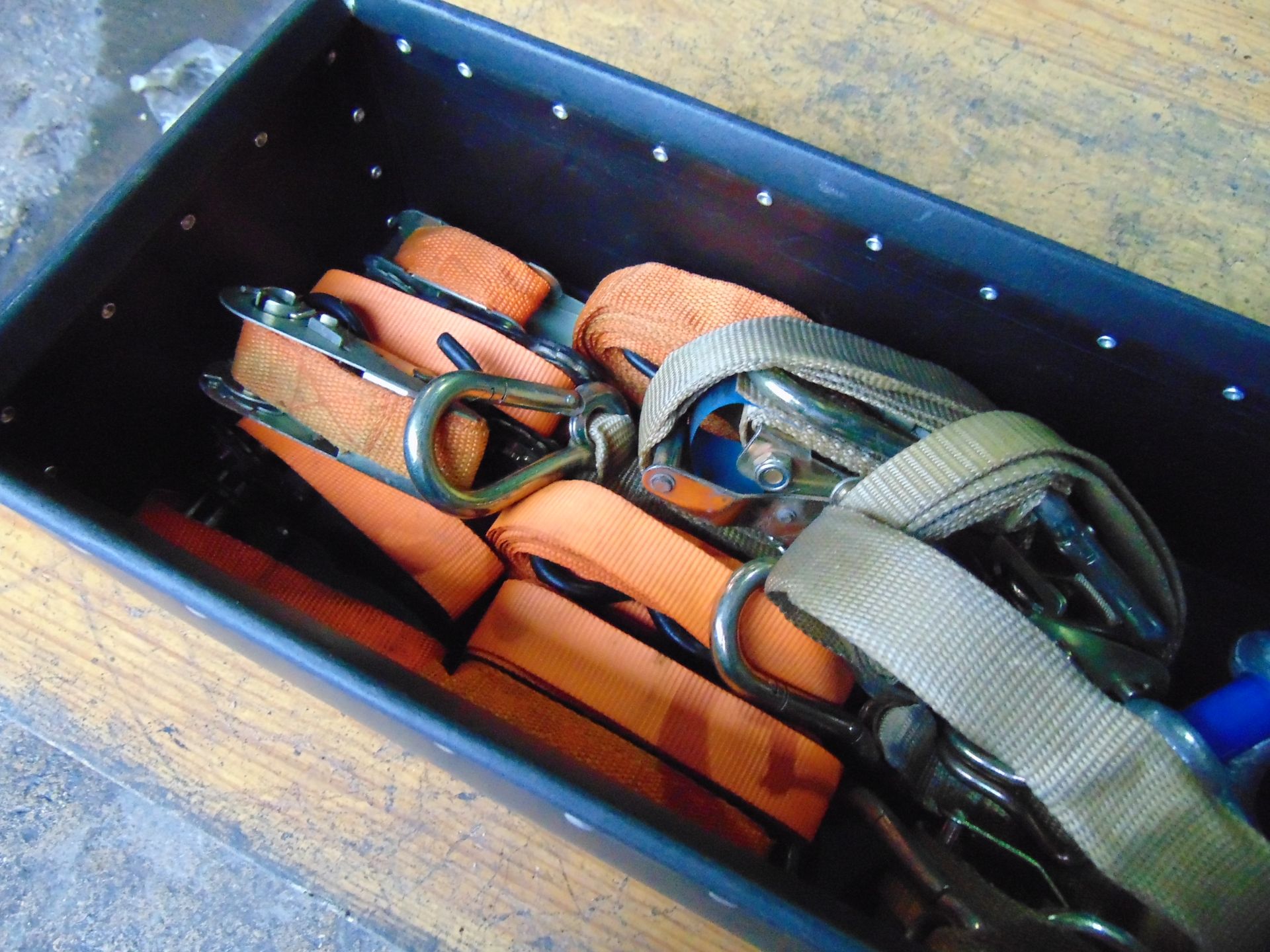 1 x Box of Ratchet Straps and D Shackles - Image 3 of 5