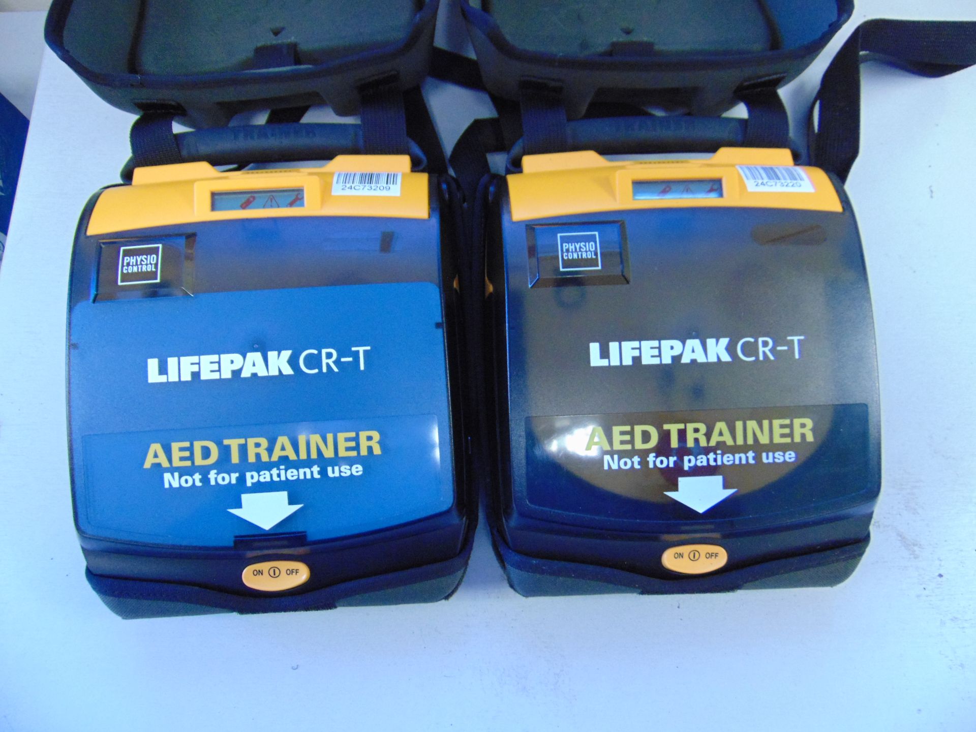 2 x Physio Controls Lifepak CR-T Defibrillator AED Trainer Unit in Carry Case - Image 3 of 4