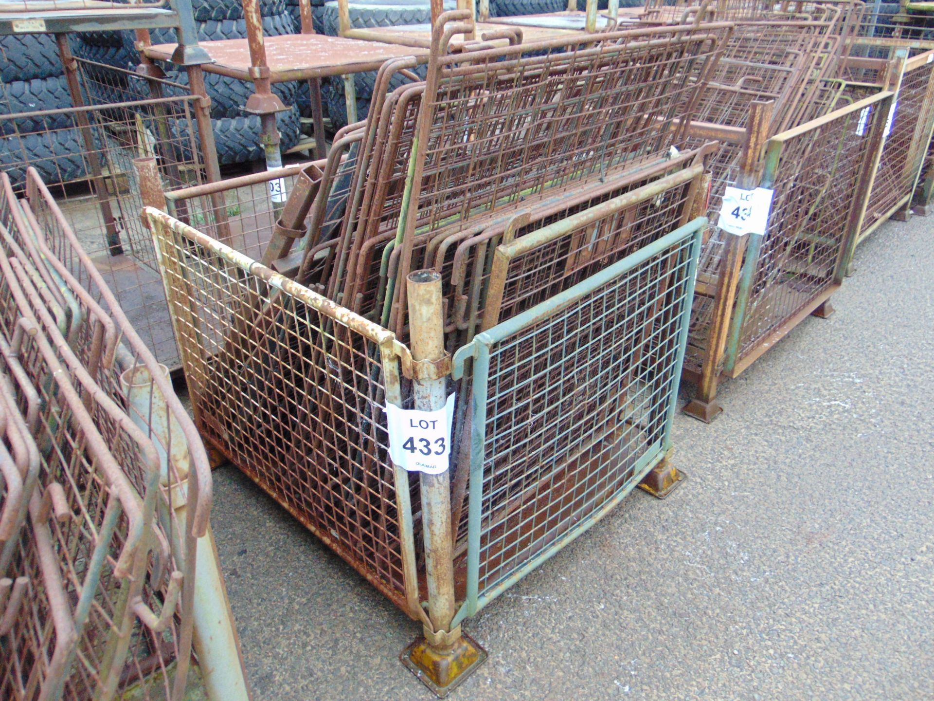 Assortment of Stillage Sides & Posts - INCLUDING STILLAGE - Image 5 of 5