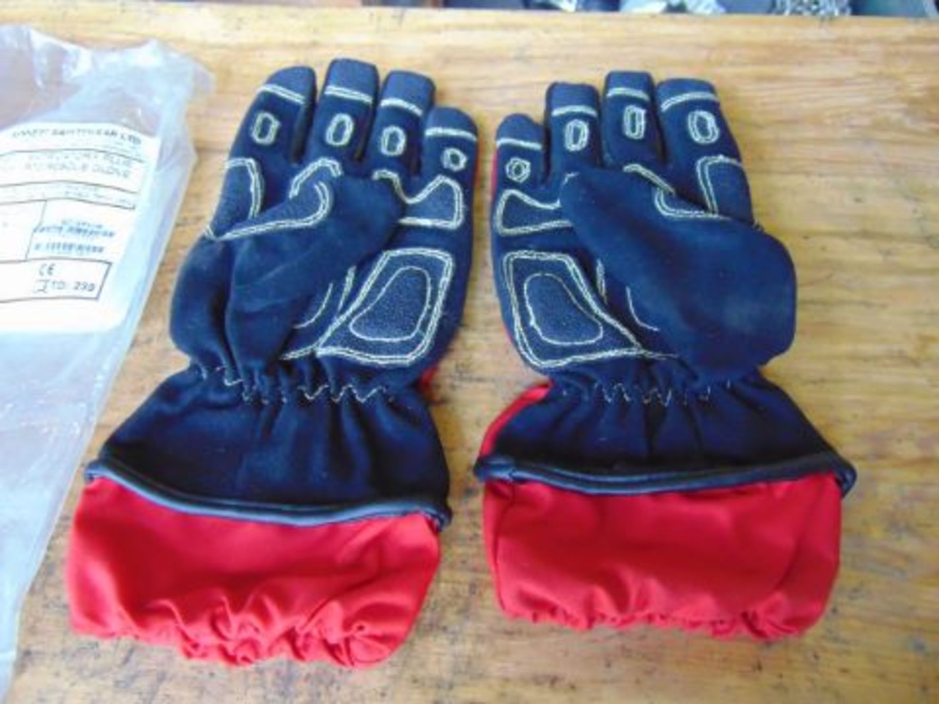 2 x Pair of New Unissued Extractor Plus RTC Rescue Gloves - Image 3 of 5