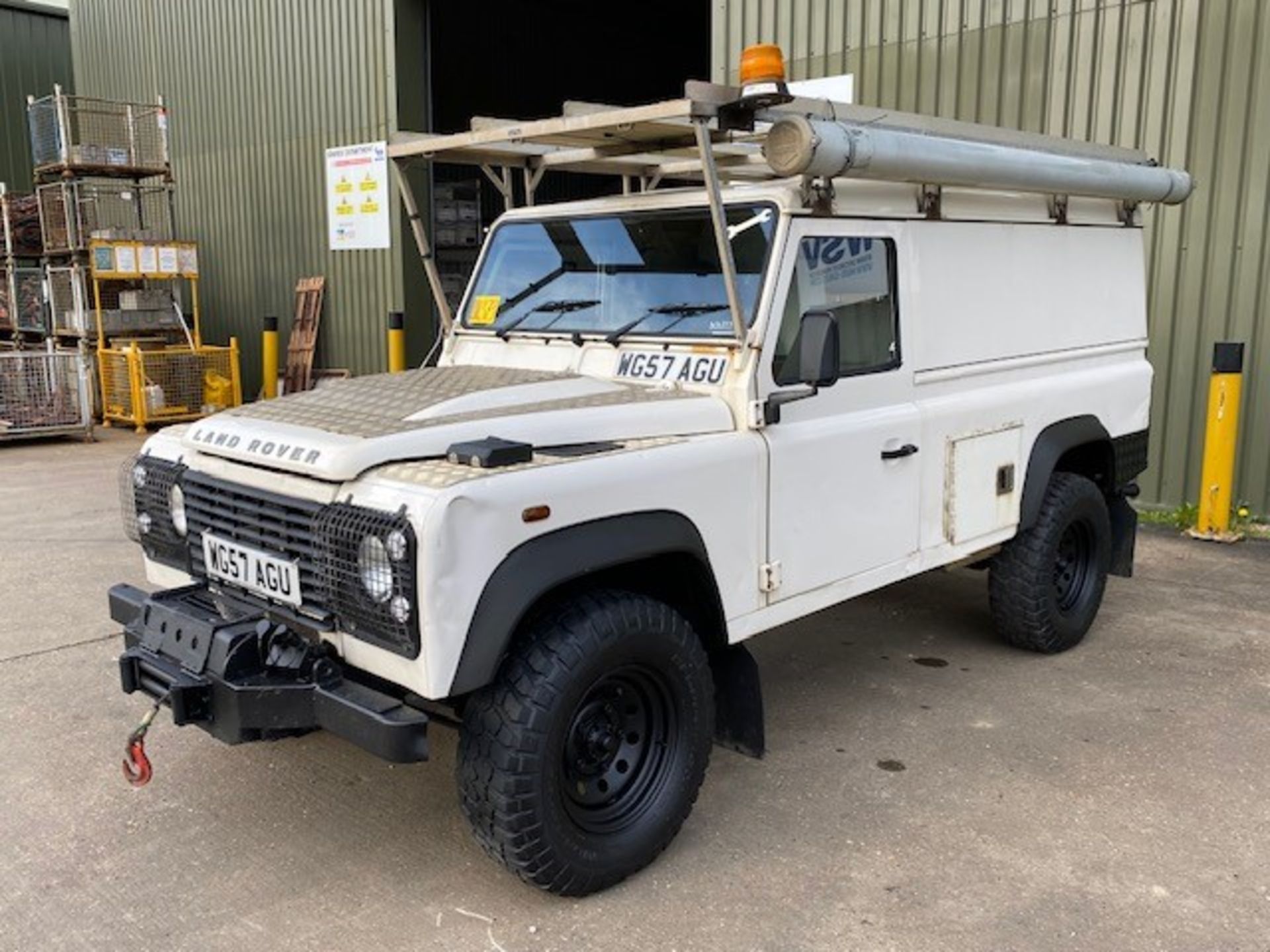 Land Rover Defender 110 Utility - Image 9 of 60
