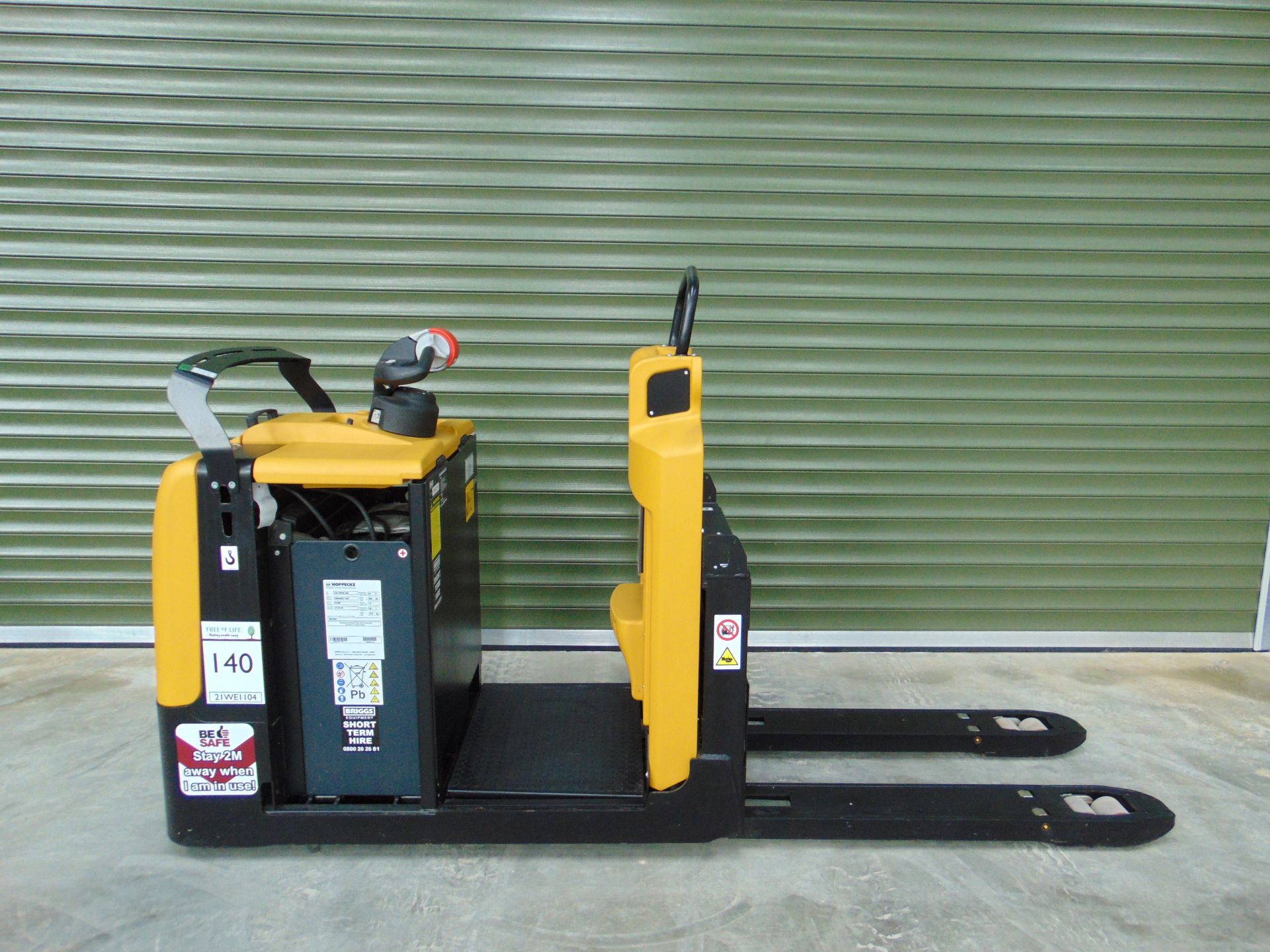 New Unused 2022 Yale MO20 2000Kg Electric Pallet Truck w/ Battery Charger Unit - Image 4 of 20