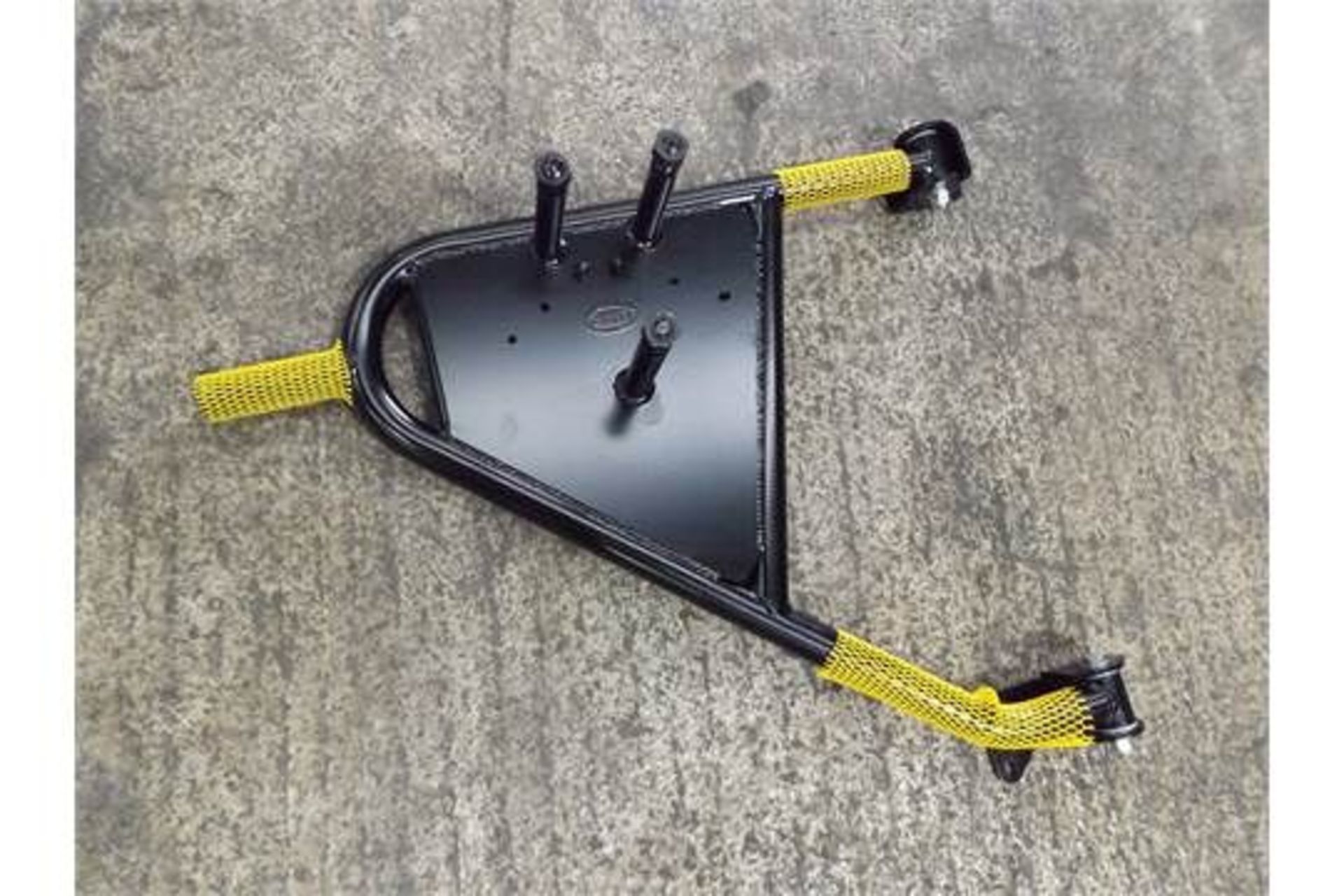 Land Rover Swing Out Spare Wheel Carrier Kit VPLDR0130 - Image 2 of 10