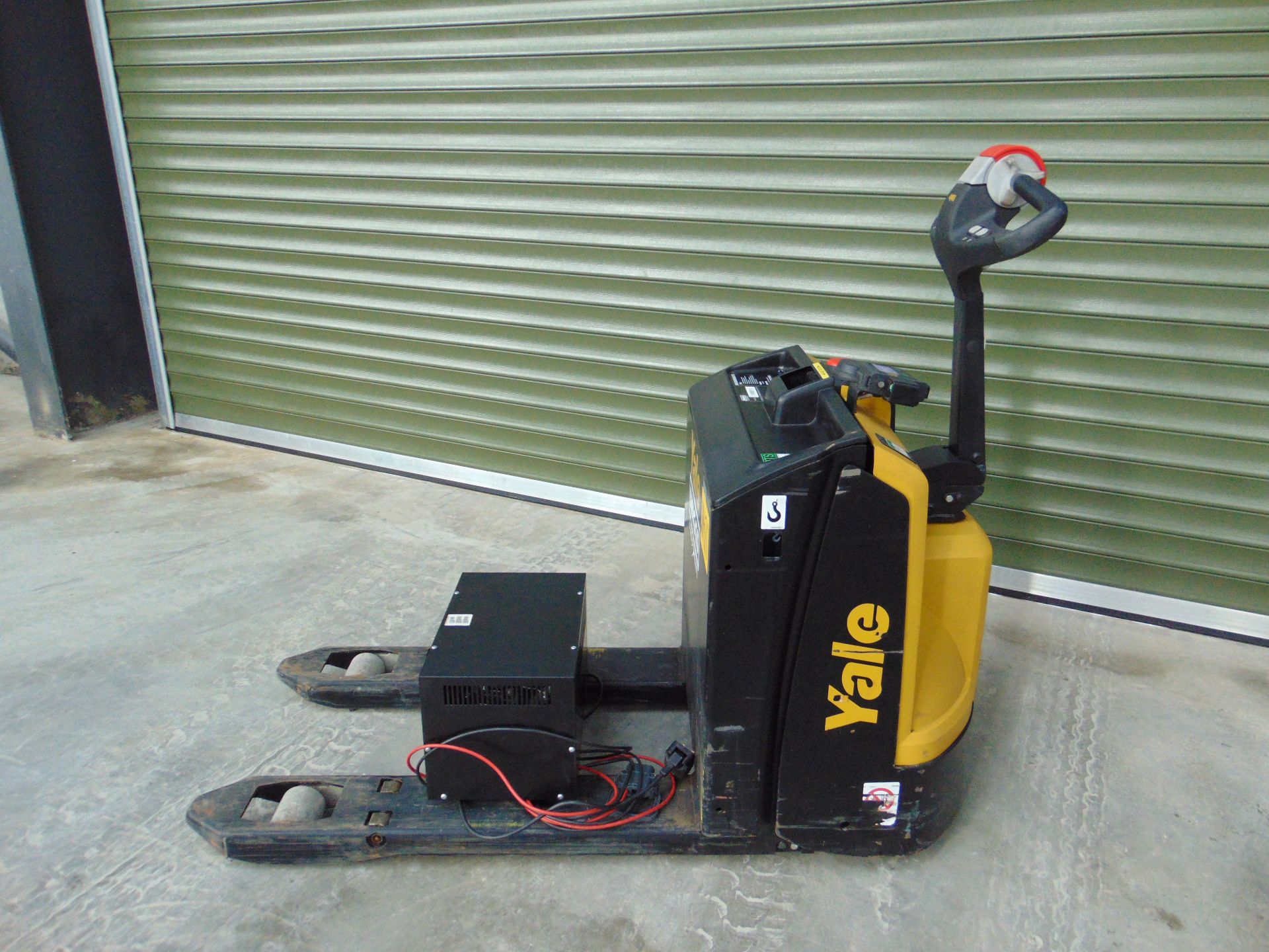 2020 Yale MP20 Electric Pallet Jack w/ Battery Charger Unit