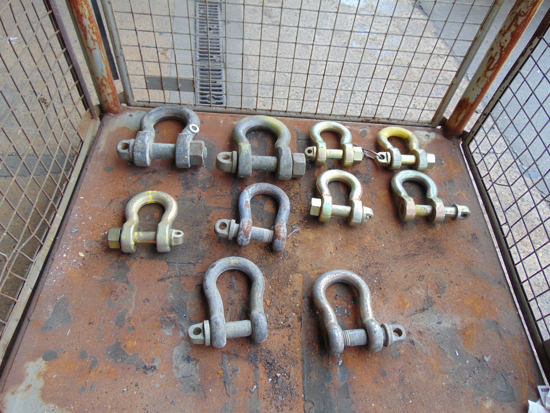 10 x Recovery D Shackles 50 ton to 25 ton
