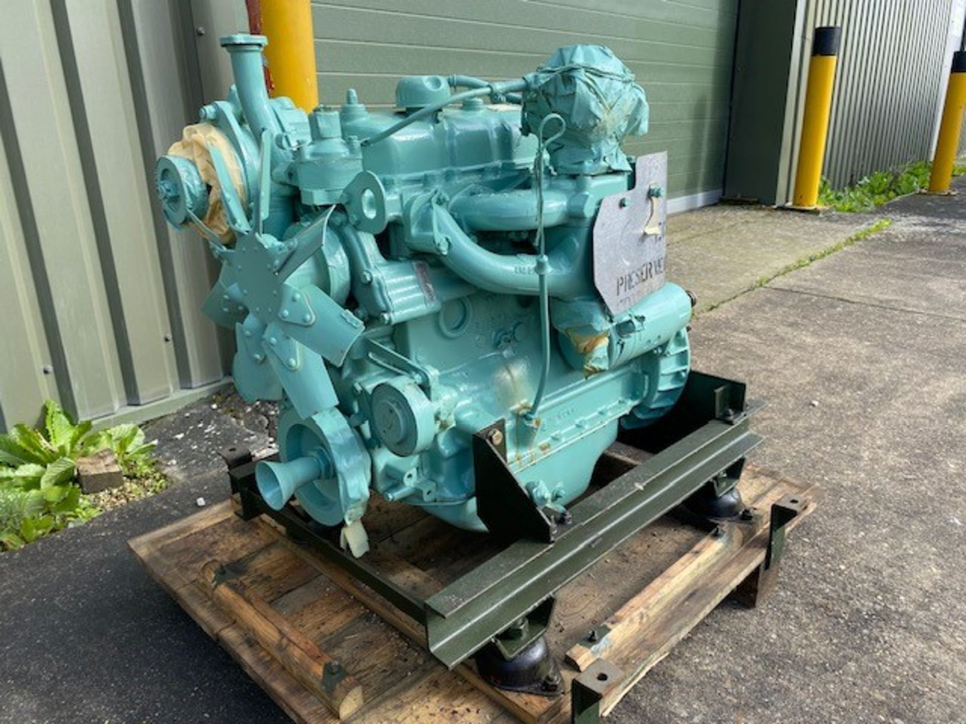 Land Rover 2.25 Litre Reconditioned Petrol Engine - Image 7 of 28