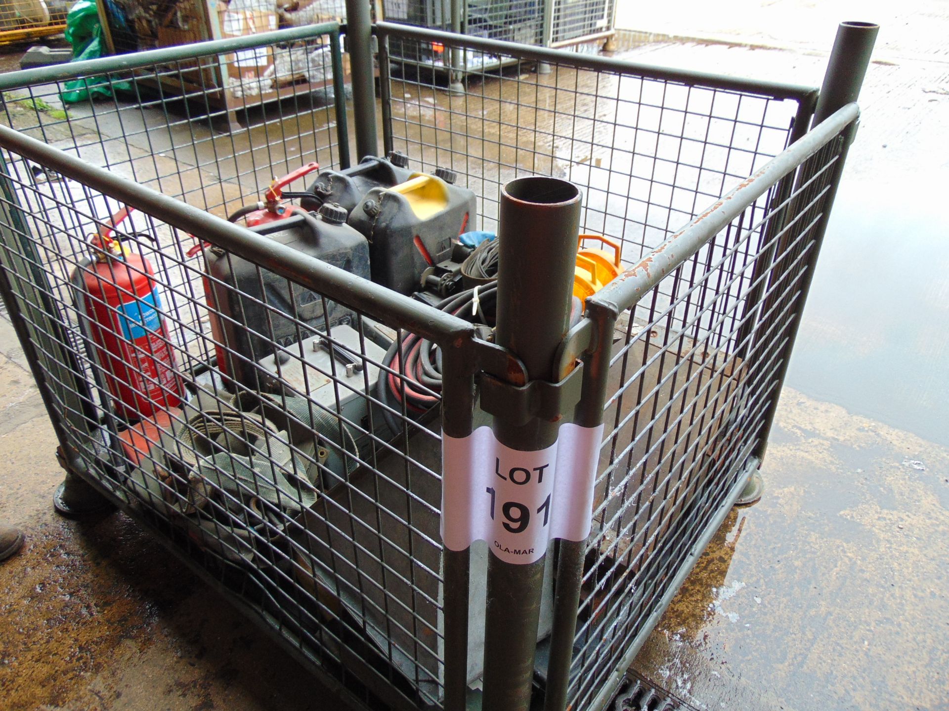 1 x Stillage Air Lines Wheel Chocks, Jerry Cans, Cooking Vessels, Ratchet Straps, Fire Extinguisher - Bild 6 aus 6