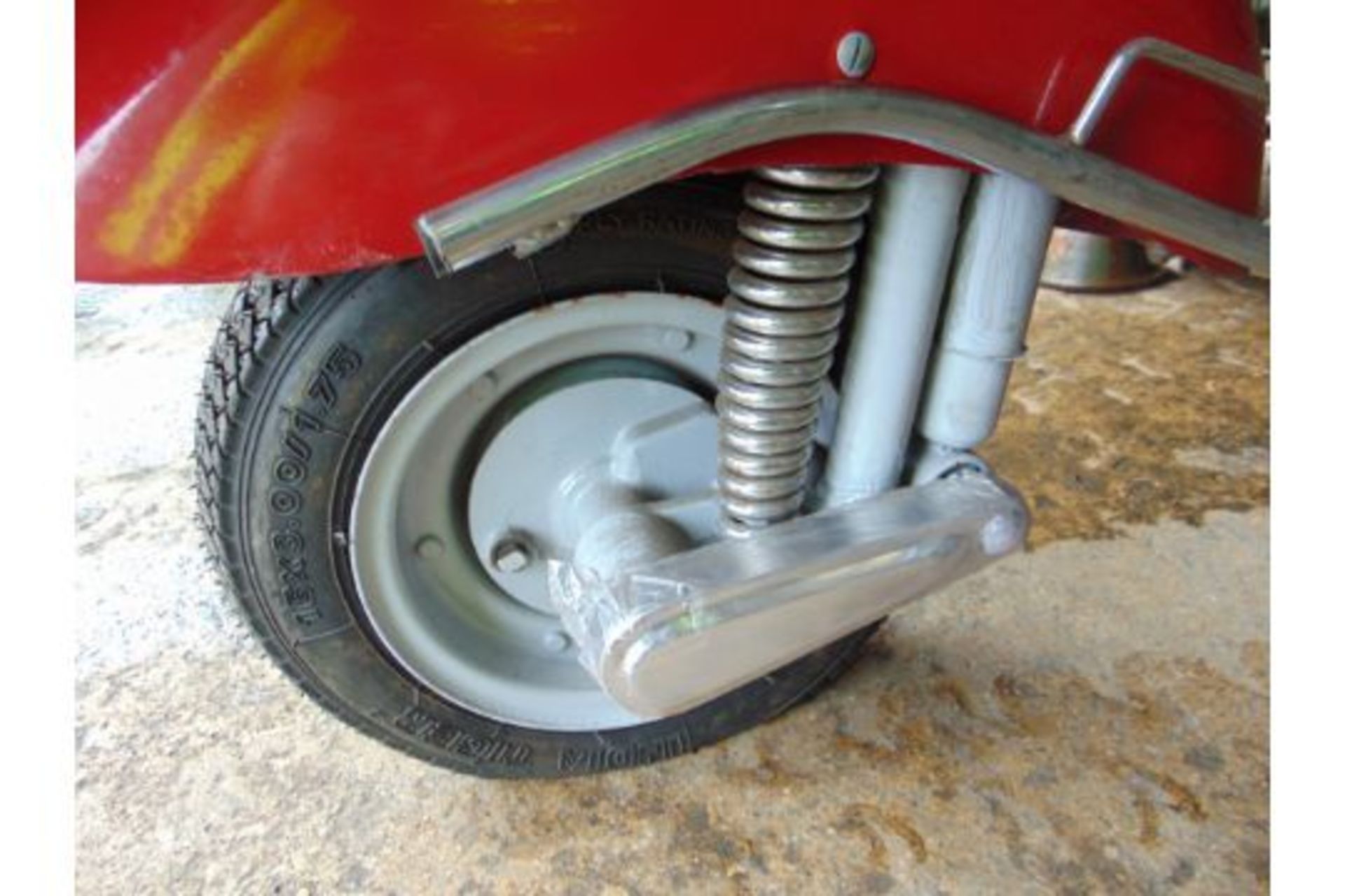 very Unusual Front Half Vespa 150 Side / Drinks Table - Bild 7 aus 18