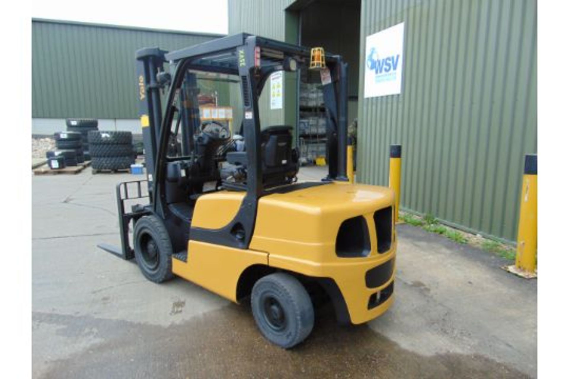 2011 Yale GDP35VX Fork Lift Truck - Triple 3 Stage Mast w/ Side Shift - Image 3 of 34