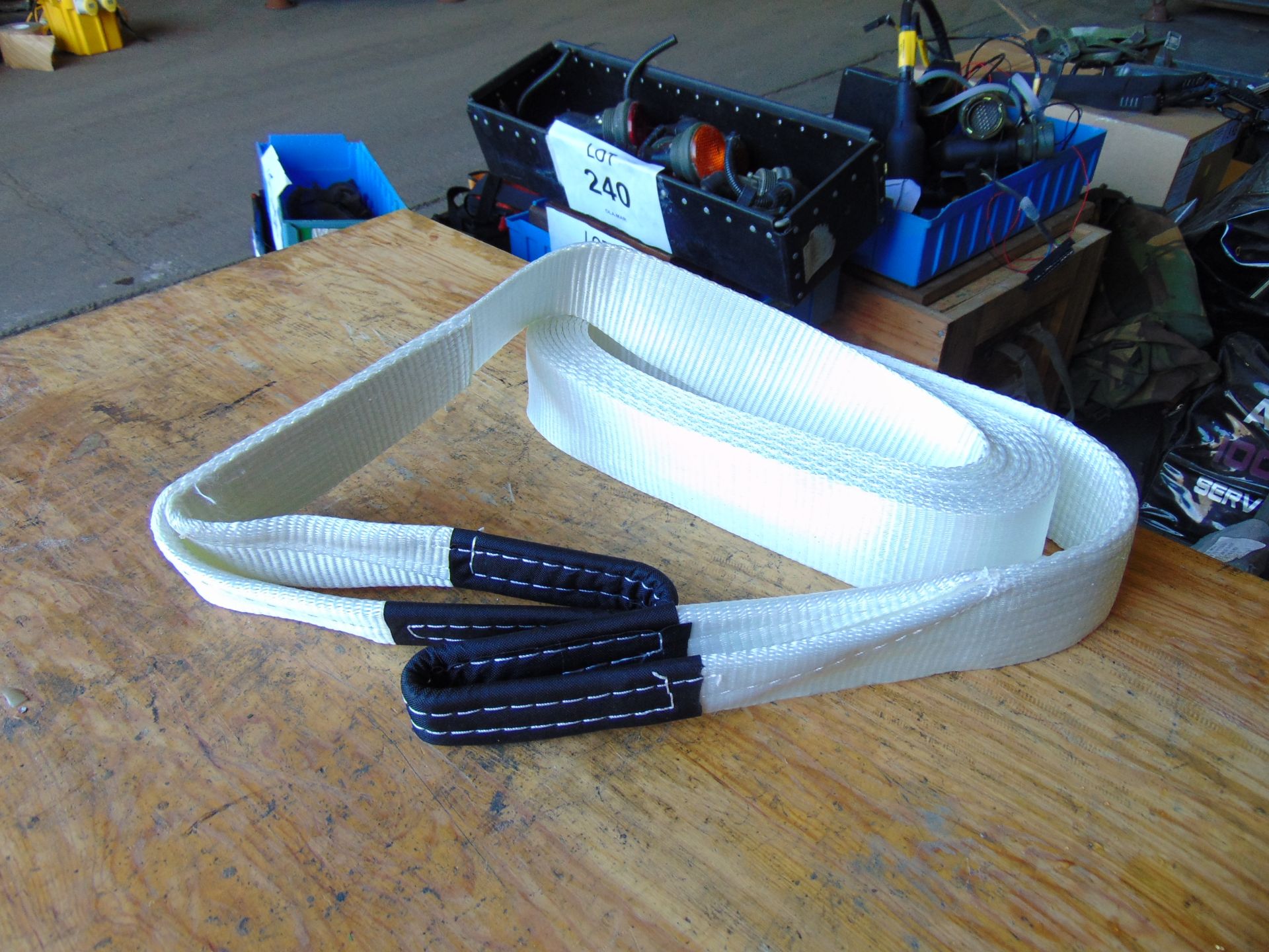 New Unused 3 inch x 30ft 27,000lb Recovery Strap - Image 4 of 5