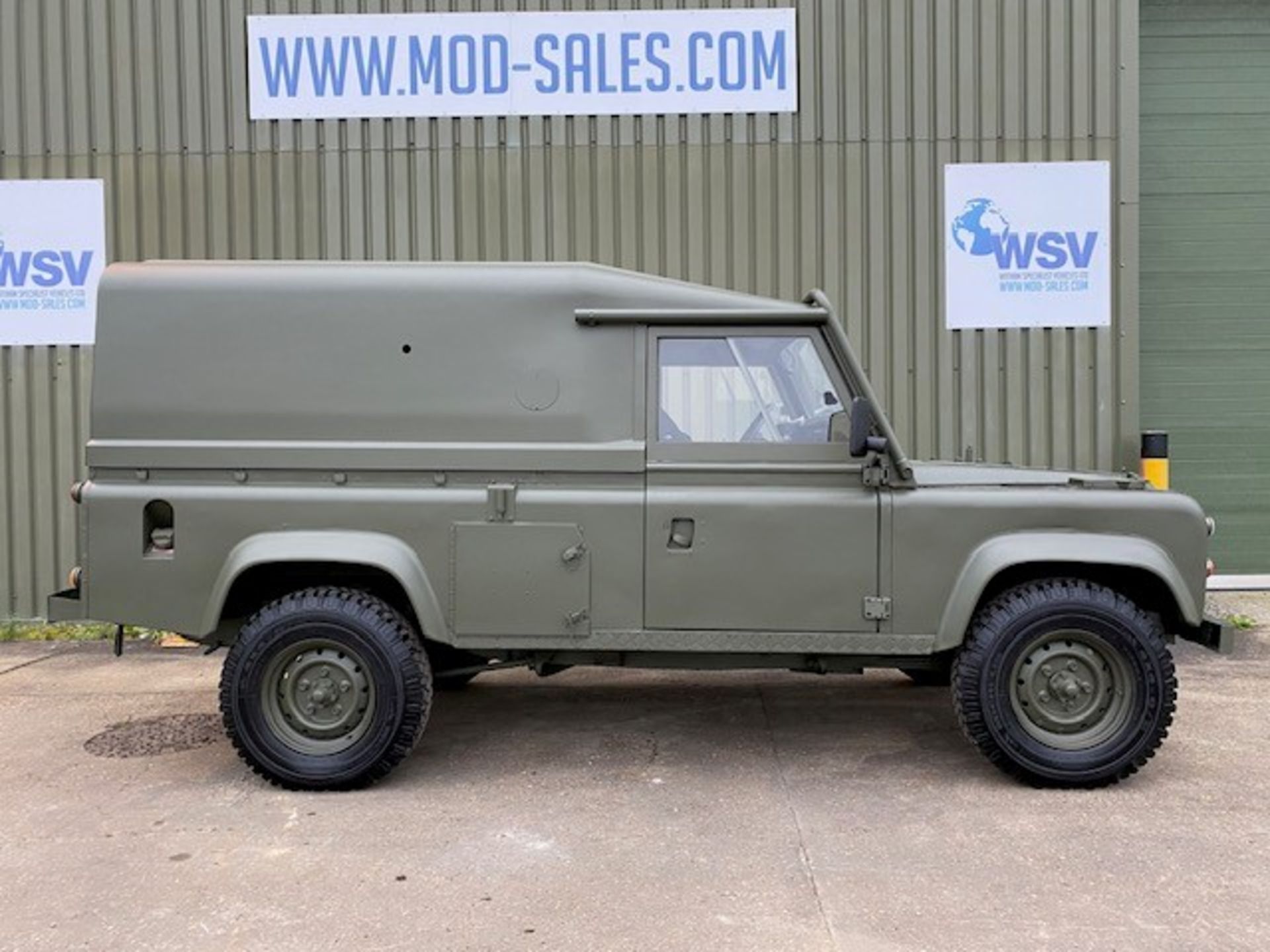 Land Rover Defender 110 Tithonus LHD - Image 4 of 54