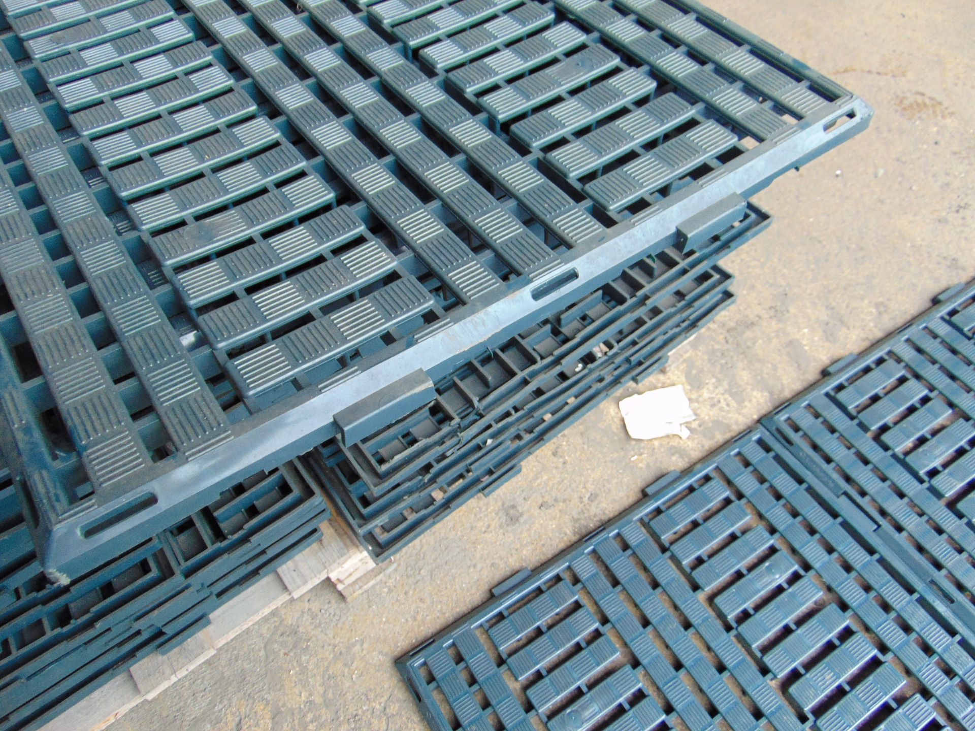 38 x Arca Systems Plastic Interlocking Flooring Sections - 120cm x 60cm - Bild 5 aus 5