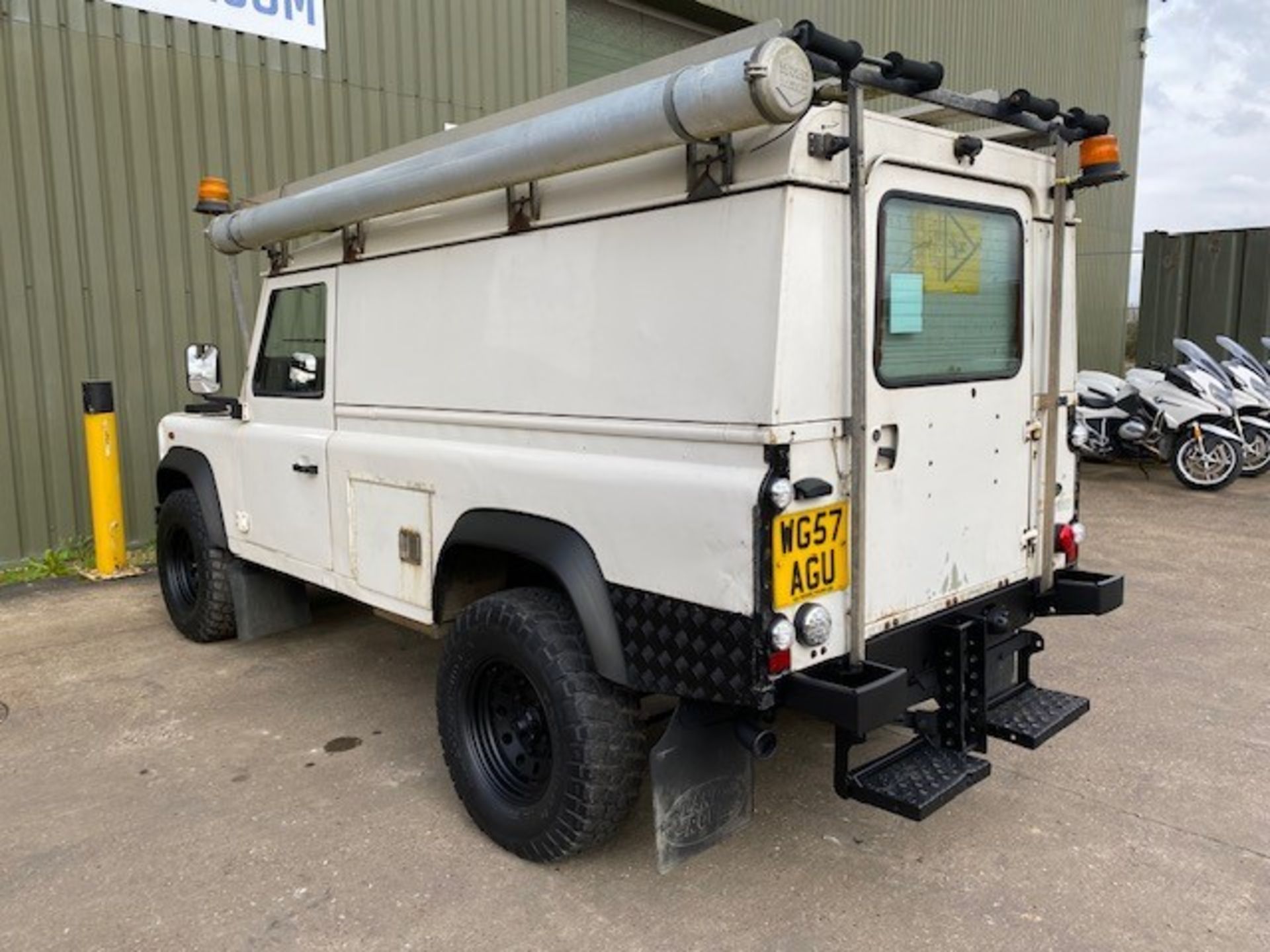 Land Rover Defender 110 Utility - Image 7 of 60