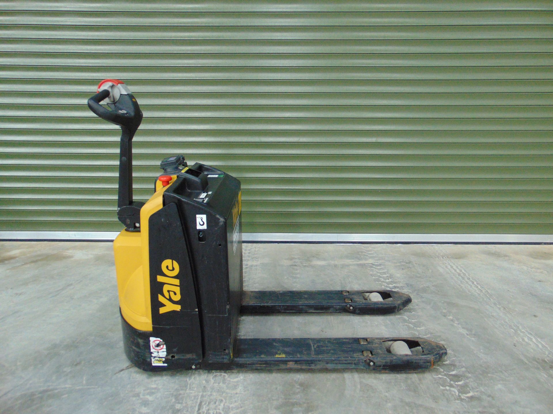 2020 Yale MP20 Electric Pallet Jack w/ Battery Charger Unit - Image 6 of 23