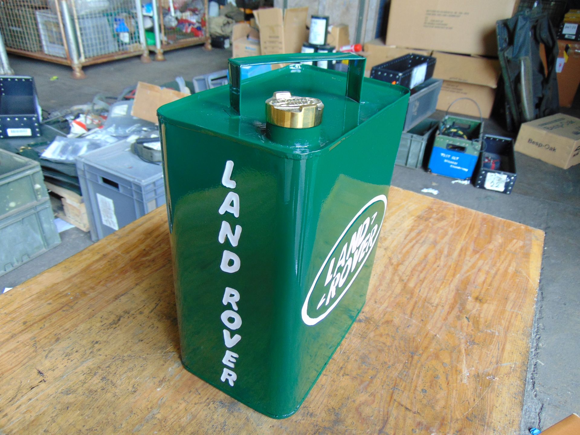 New Unissued Land Rover 1 Gall Oil/Fuel Can with Brass Cap - Bild 2 aus 4