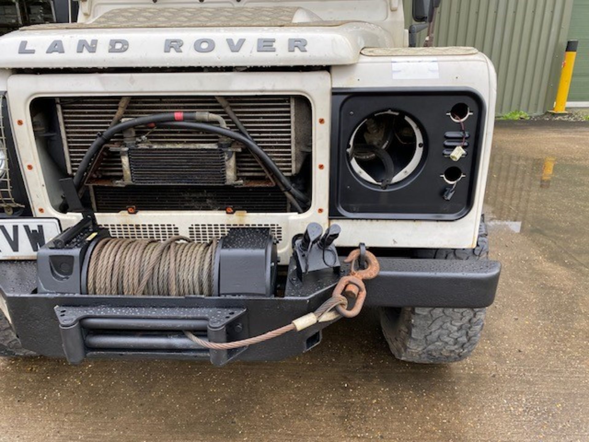 Land Rover Defender 110 2.4 Utility (mobile workshop) - Image 11 of 64