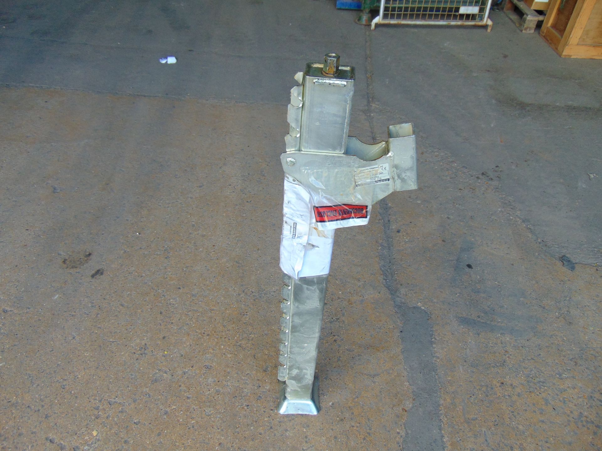 New Unissued Hi-Lift Vehicle Jack Suitable for 4x4's Land Rover - Image 2 of 5